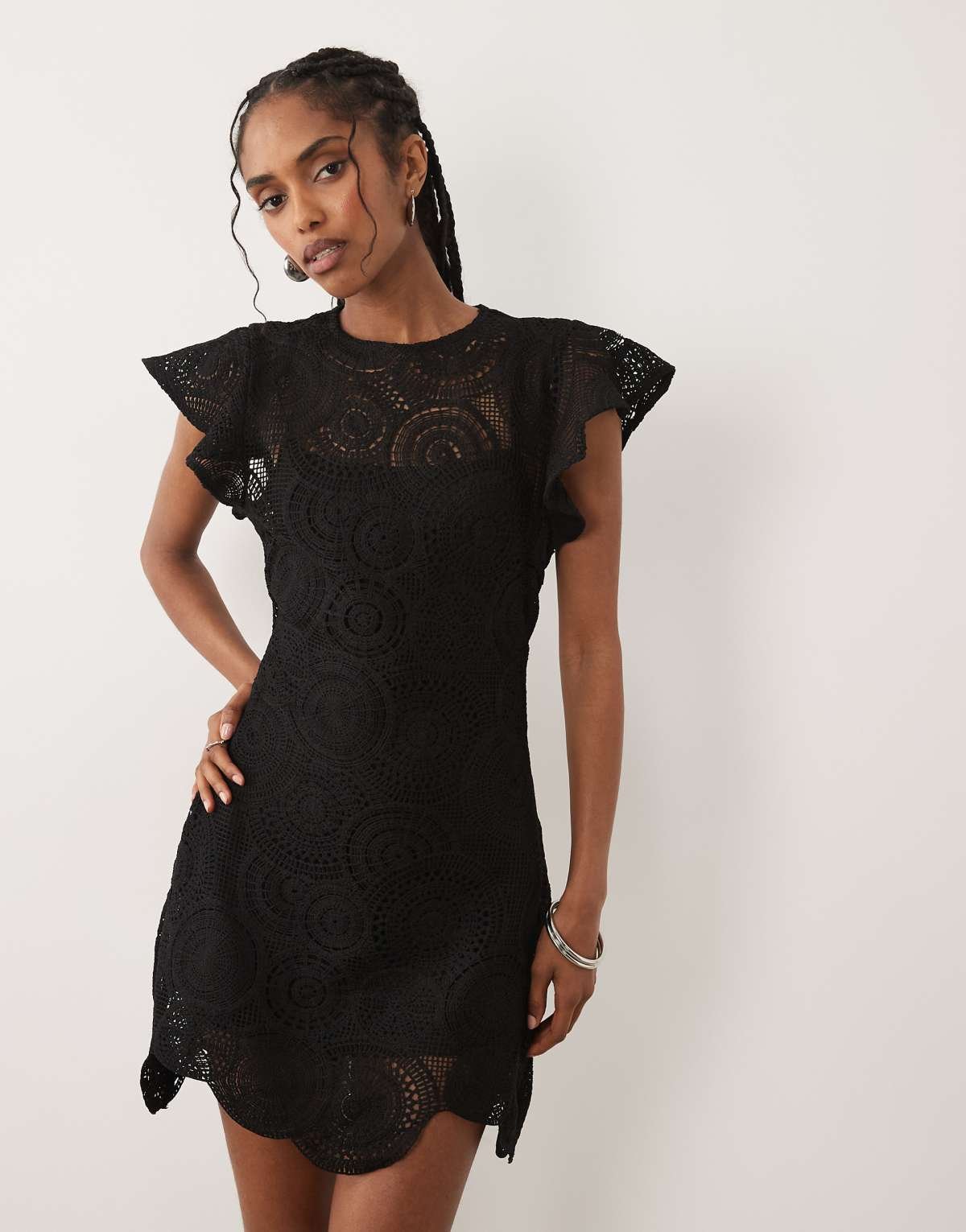 Robe courte à manches évasées au crochet Noir
