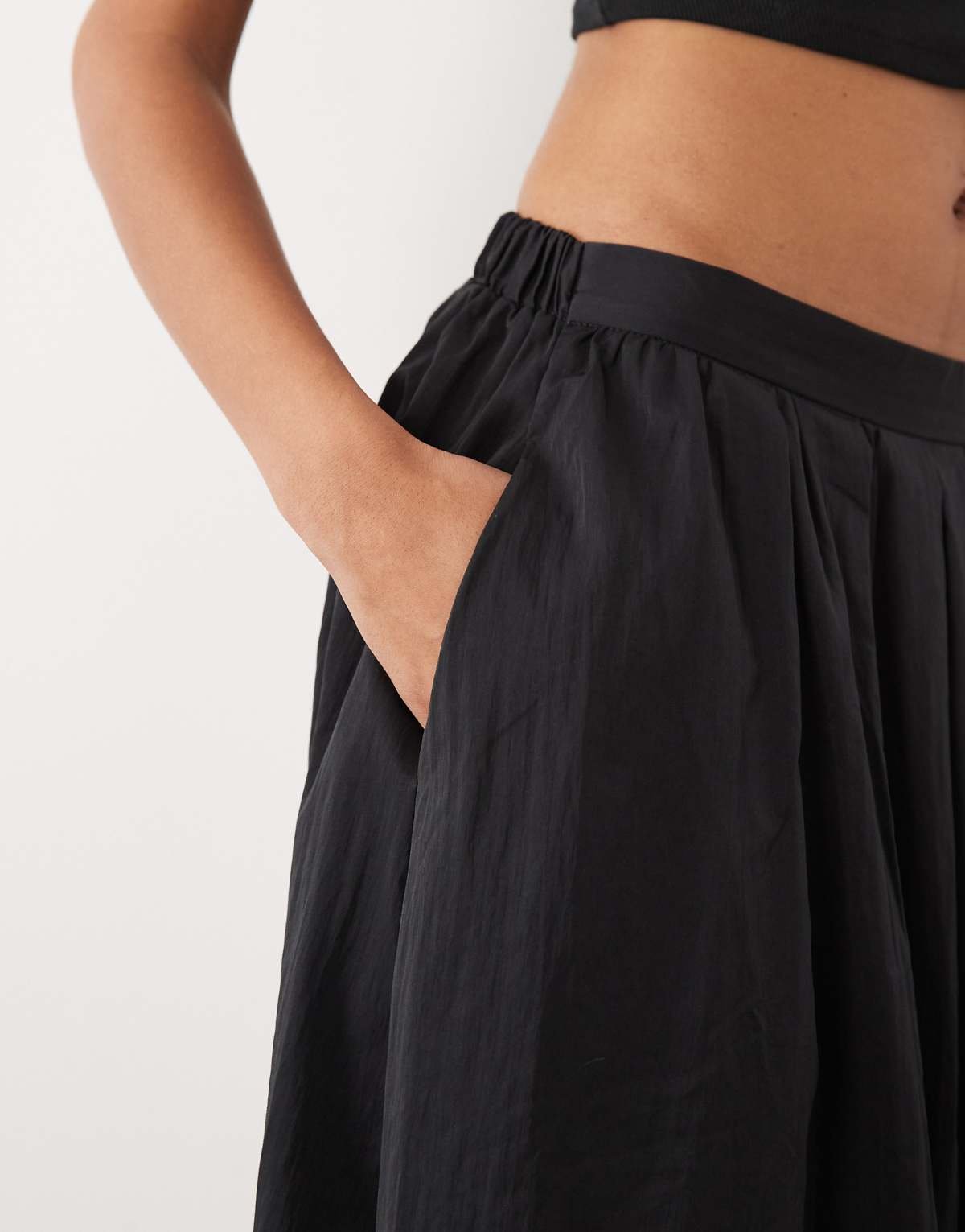 Jupe mi-longue volumineuse en coton Noir