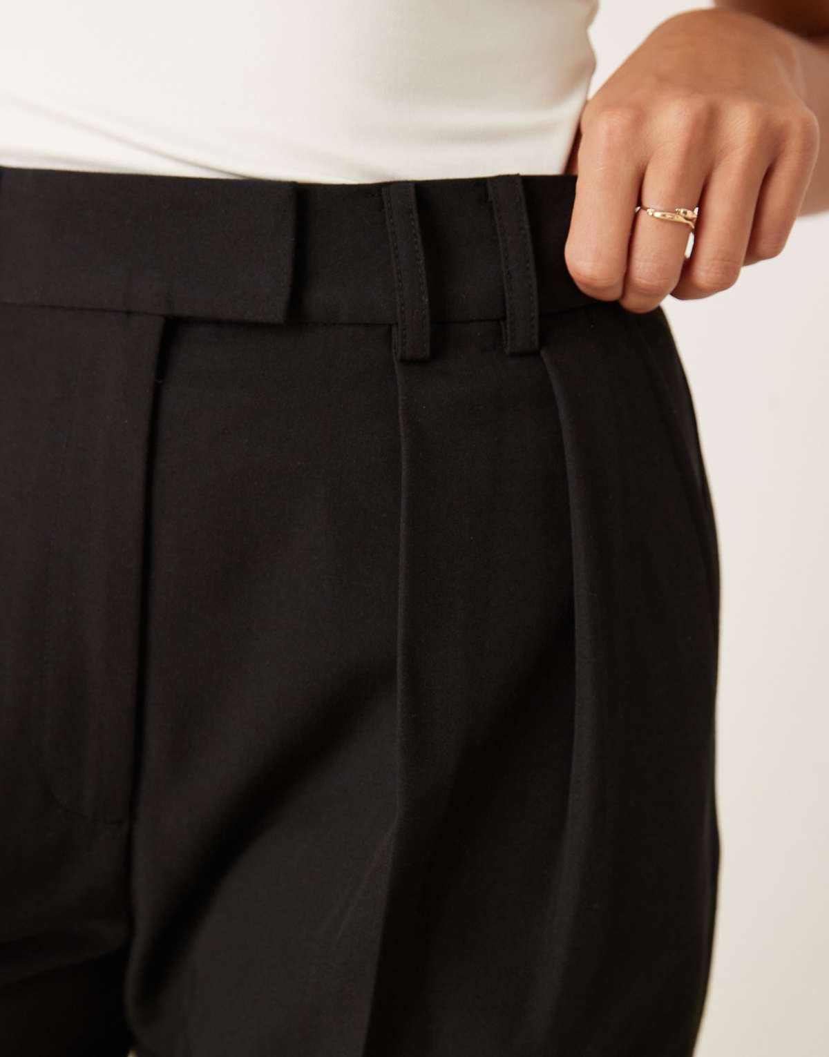 Pantalon large ajusté avec détail de plis Noir