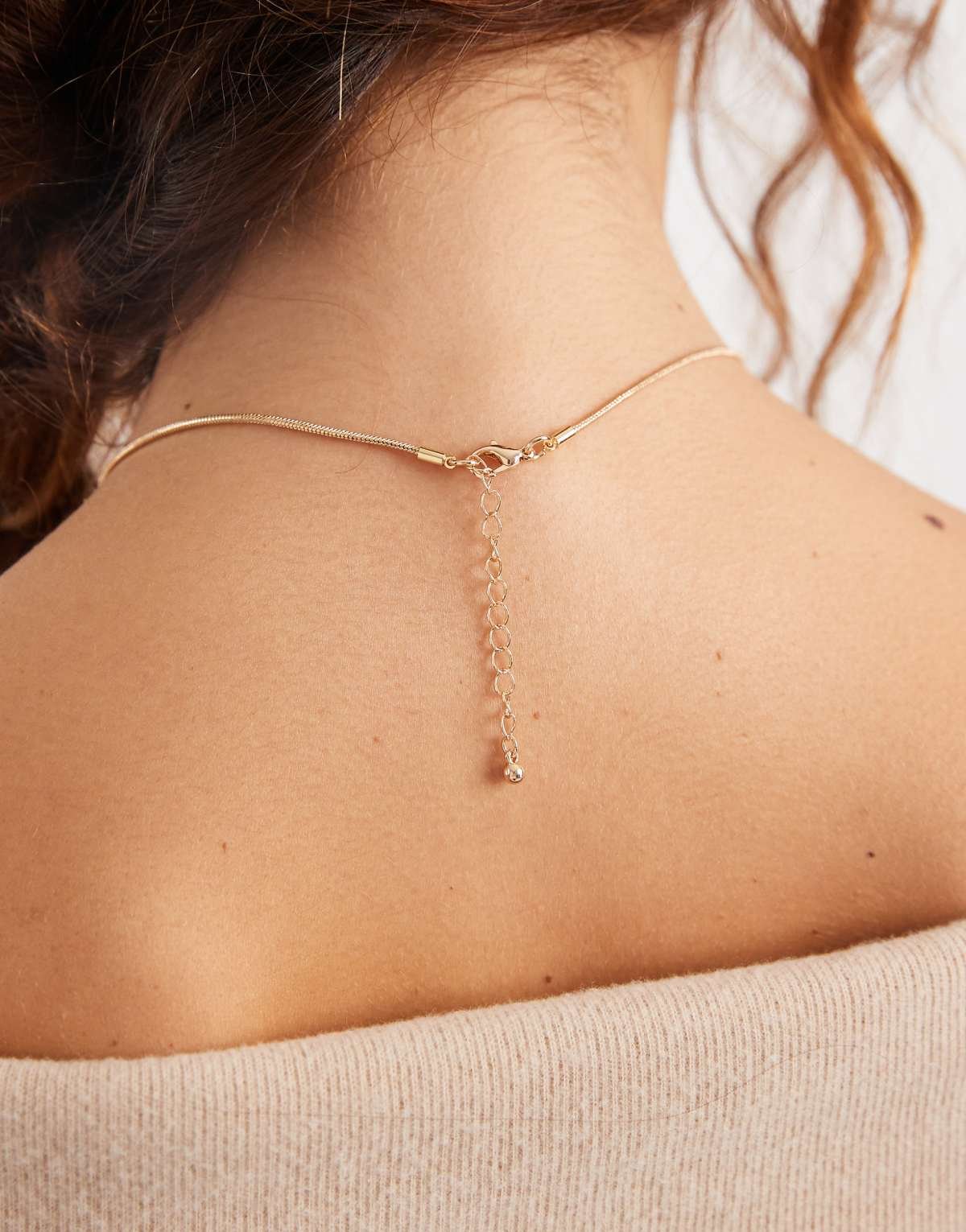 Collier long avec pendentif épuré Doré