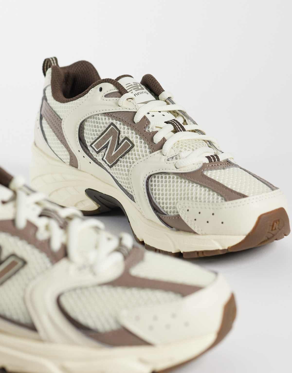 530 Baskets unisexes Blanc cassé et beige