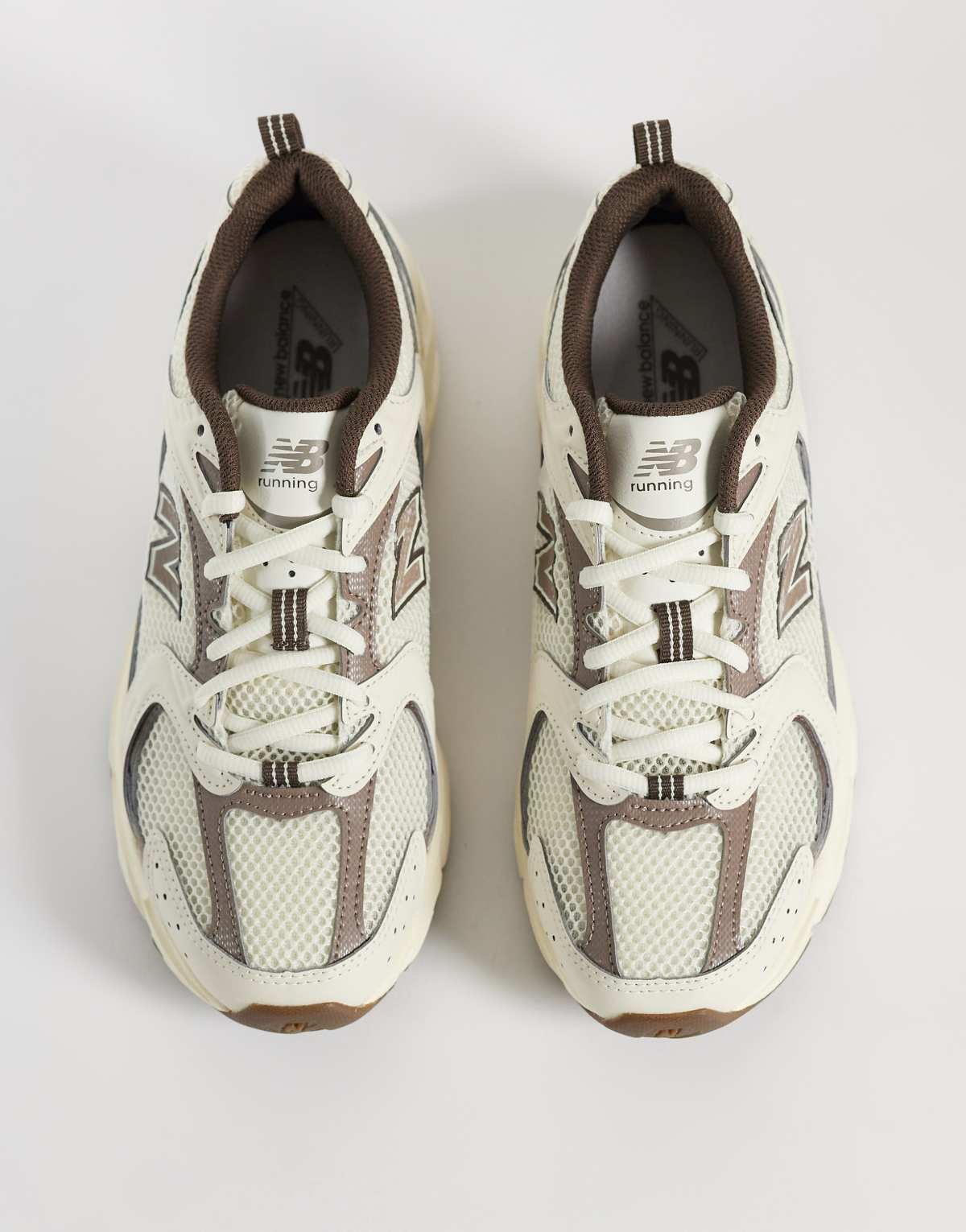 530 Baskets unisexes Blanc cassé et beige