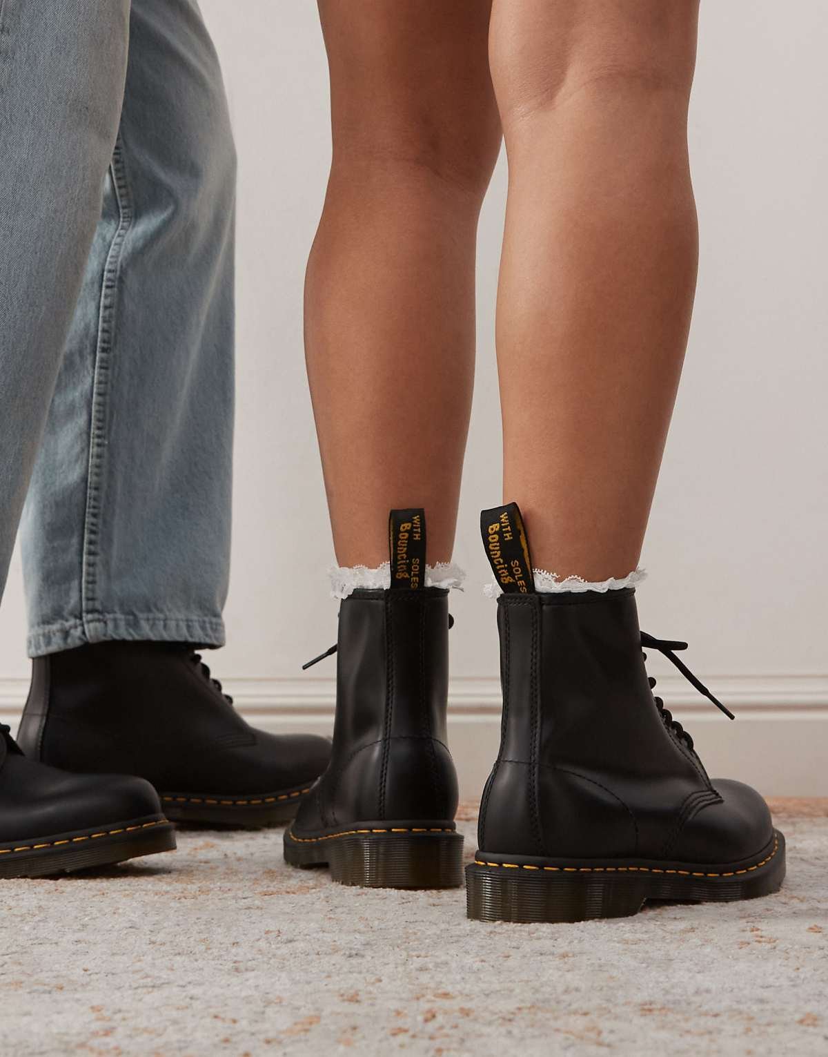 1460 Bottes à lacets en cuir lisse Noir