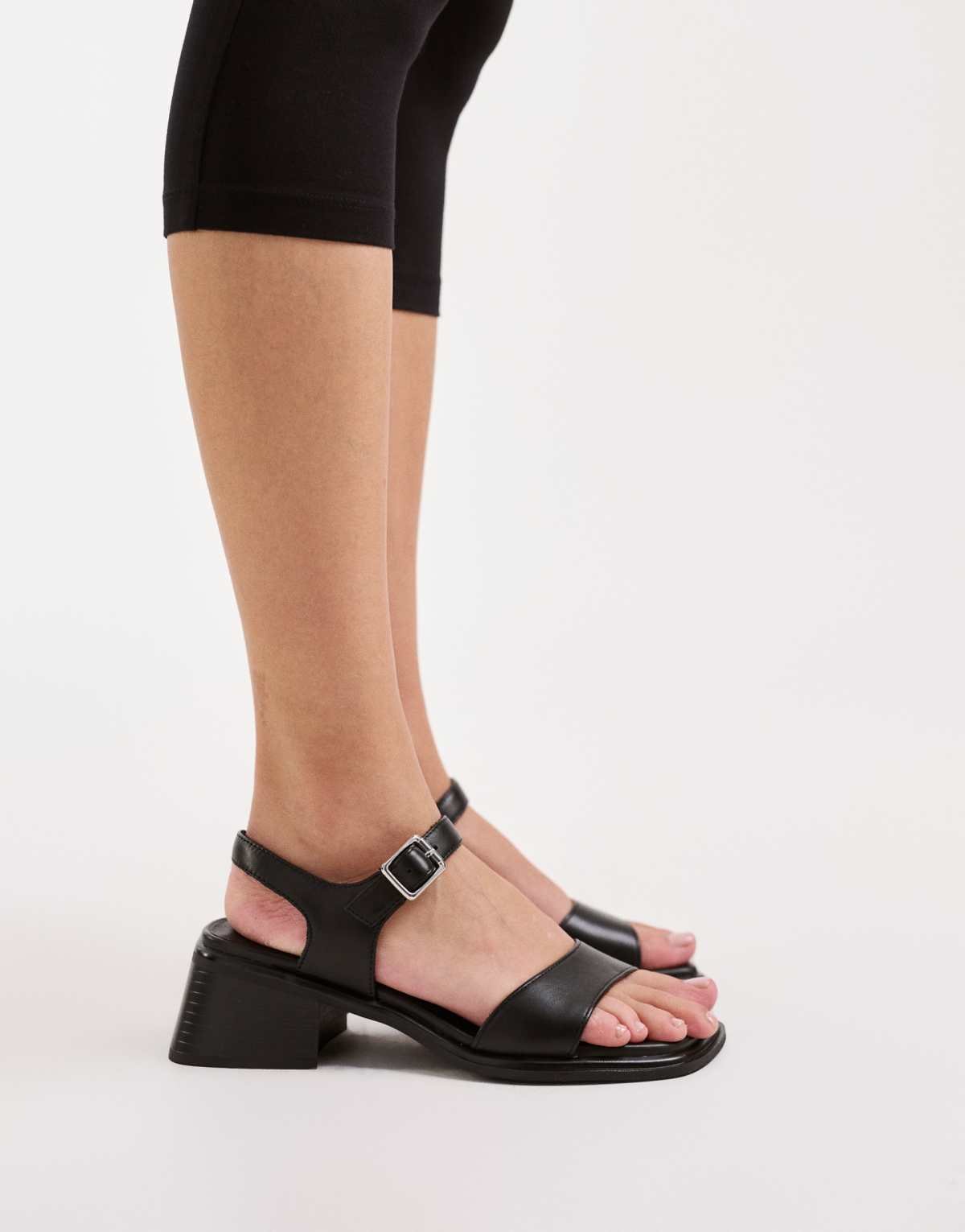 Ines Sandales en cuir à talon Noir