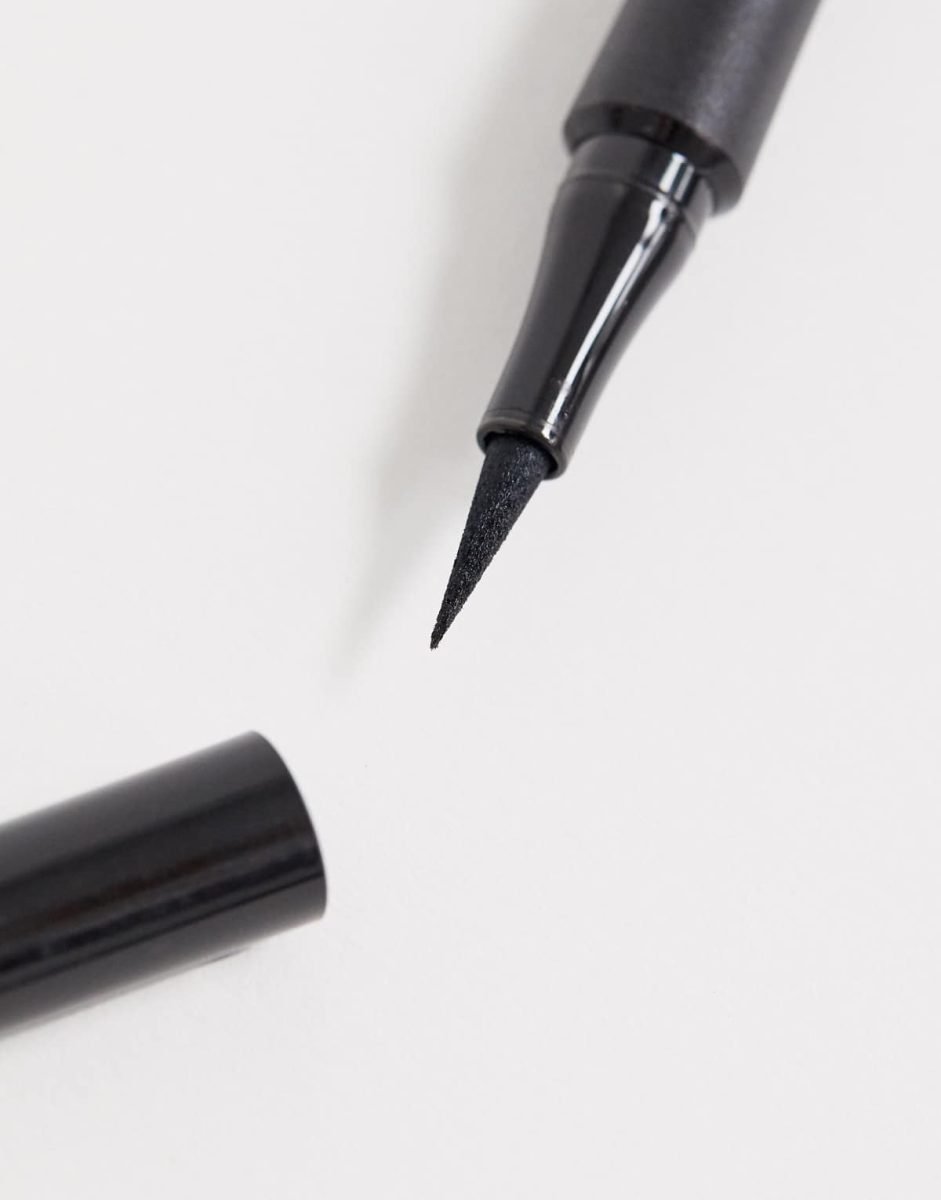 Eye-liner hyper précis longue tenue Noir mat