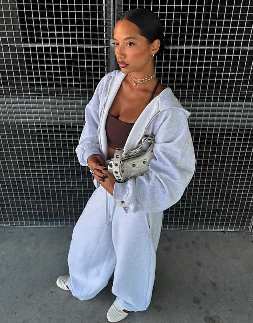 Veste à capuche zippée en tissu duveteux
