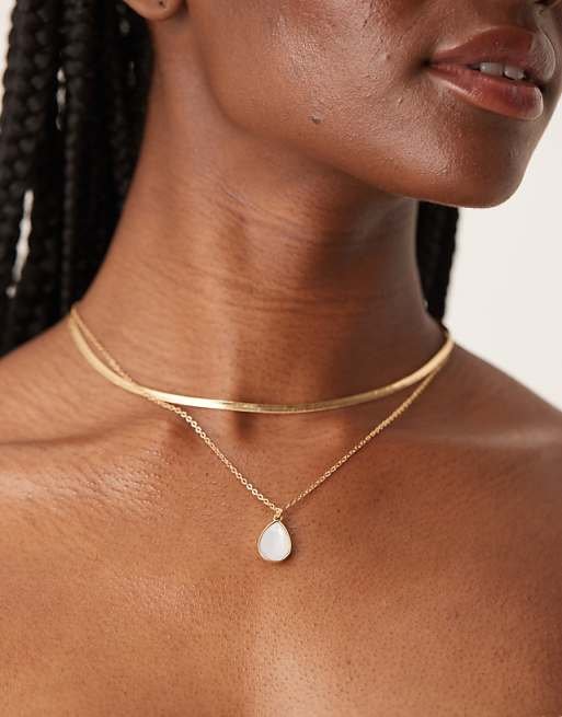 Multi-row necklace with semi-precious stone