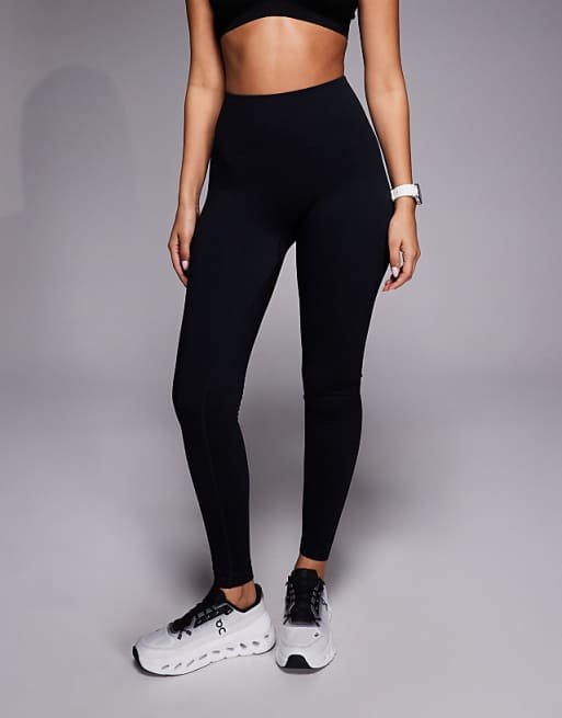 Seamless sport leggings with high waist and fine ribbing
