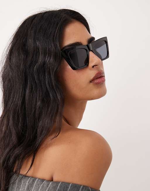 Cat-eye sunglasses