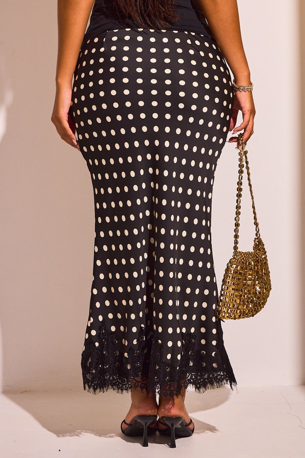 Jupe longue évasée à pois et dentelle noire
