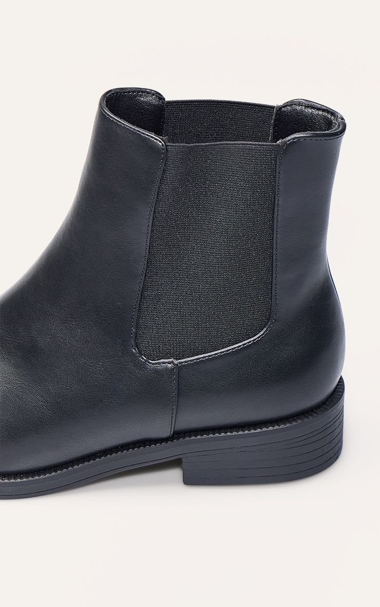 Round-toe Chelsea boots - Wide fit