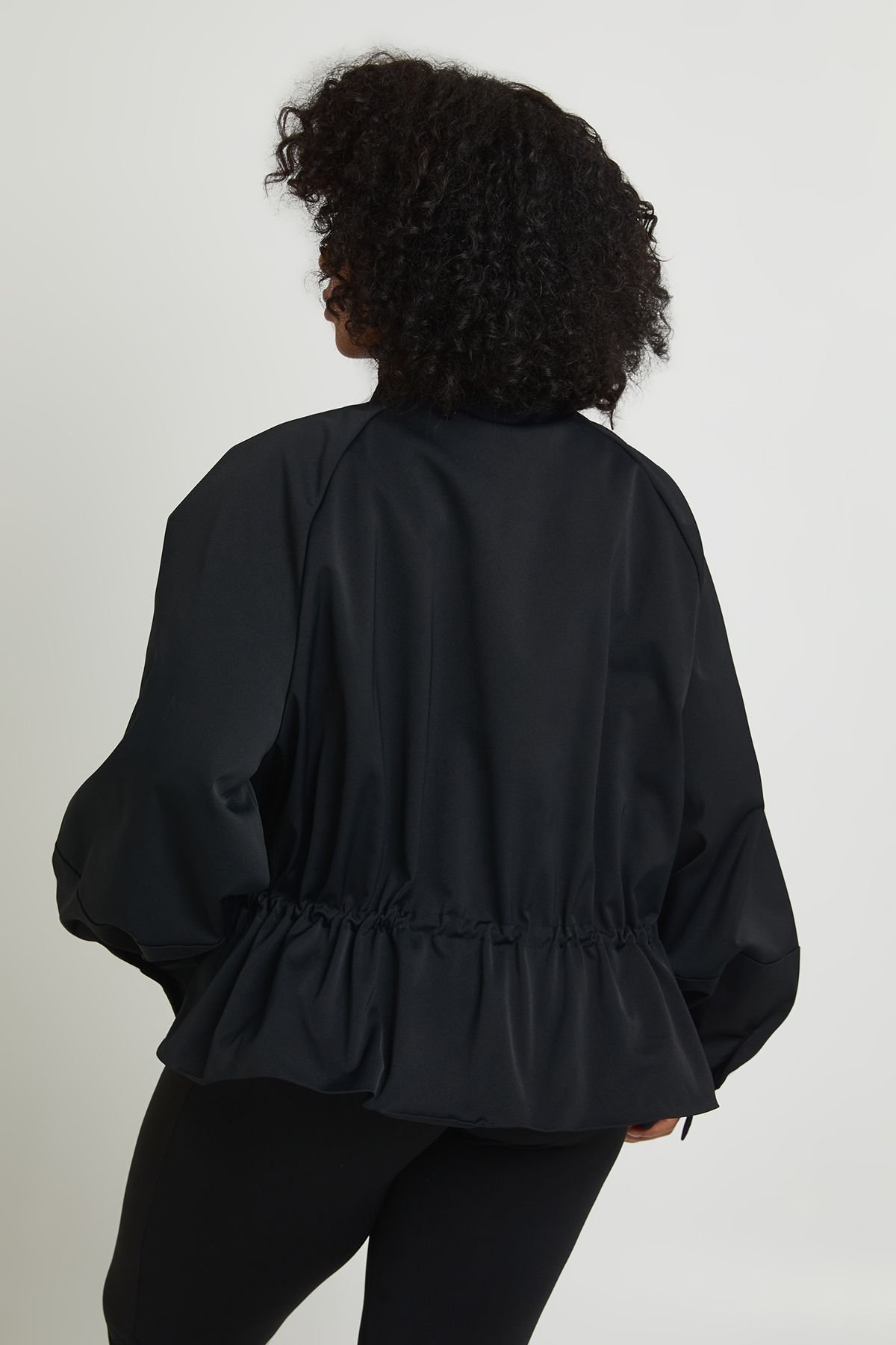 Jakita b col 3ali w taille mdiyqa - Taille kbira