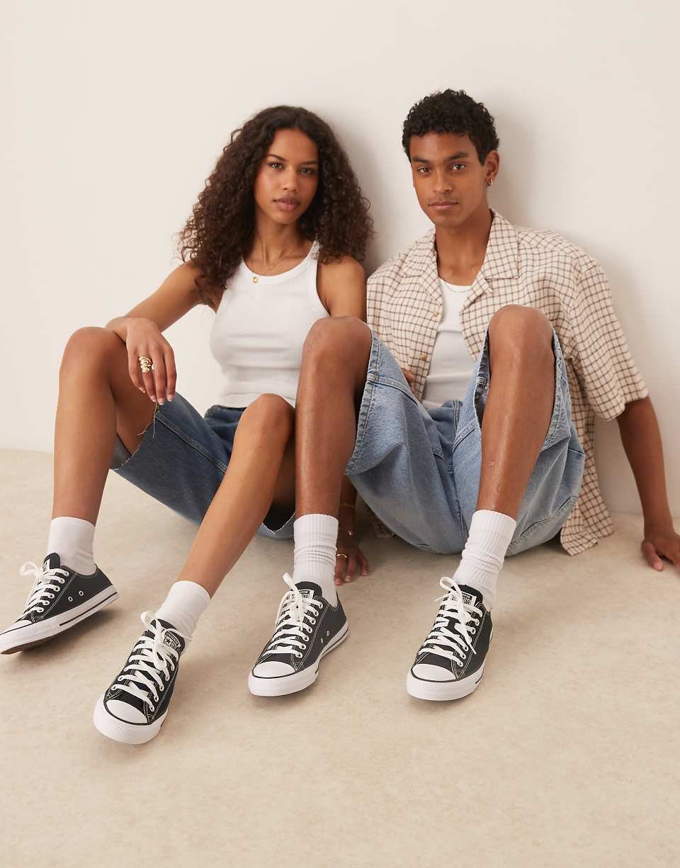 Chuck Taylor All Star Ox trainers in black