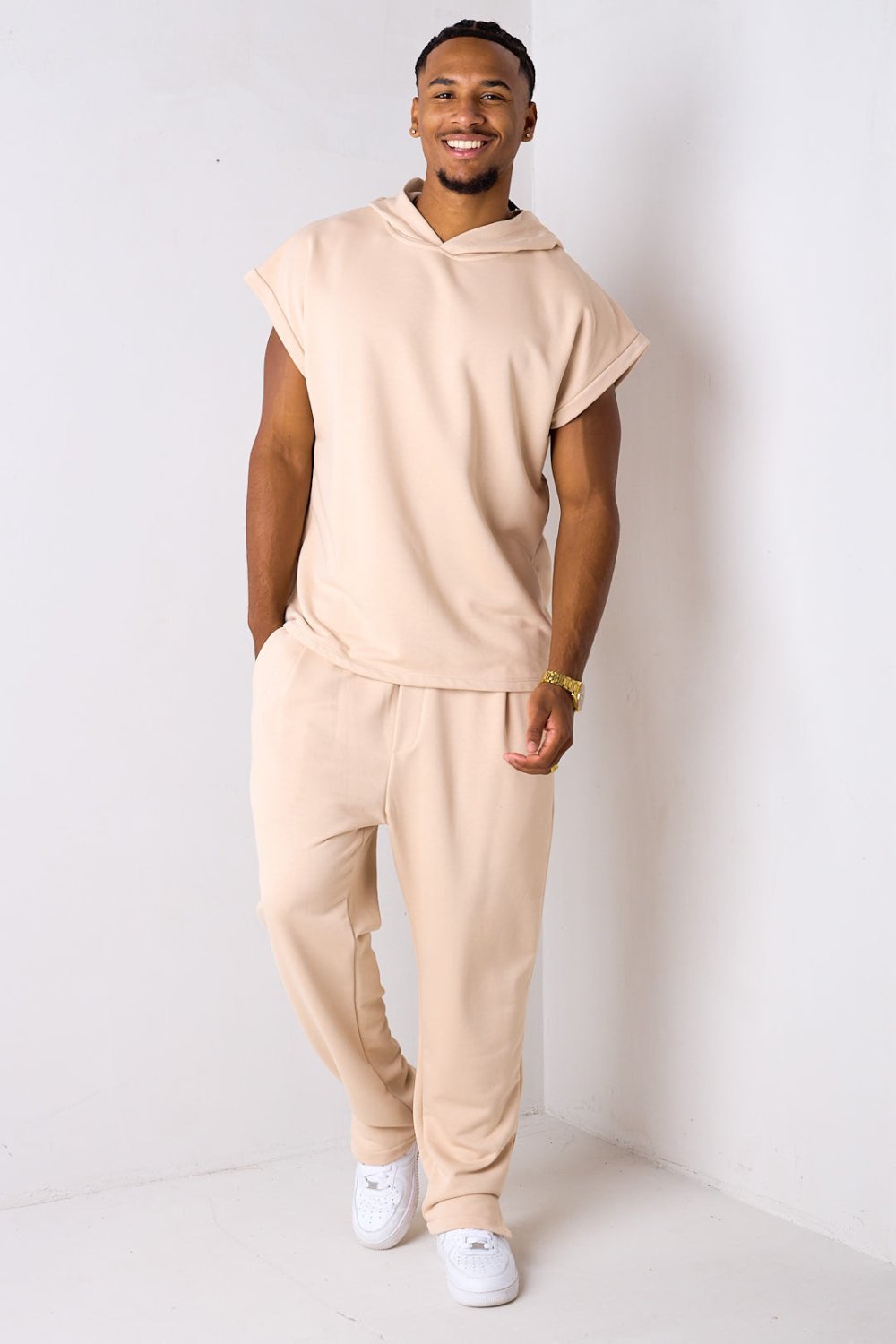 Ensemble débardeur à capuche et pantalon beige