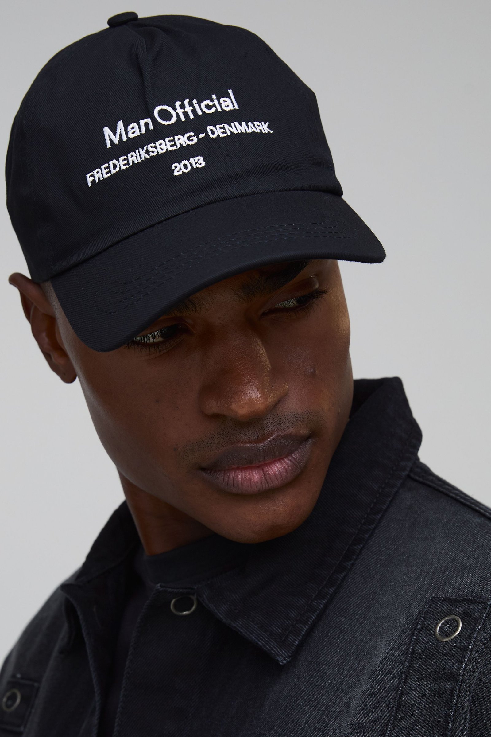 Casquette 5 panneaux avec logo brodé