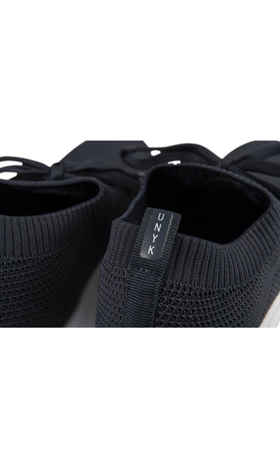Baskets en maille bleu marine et blanc