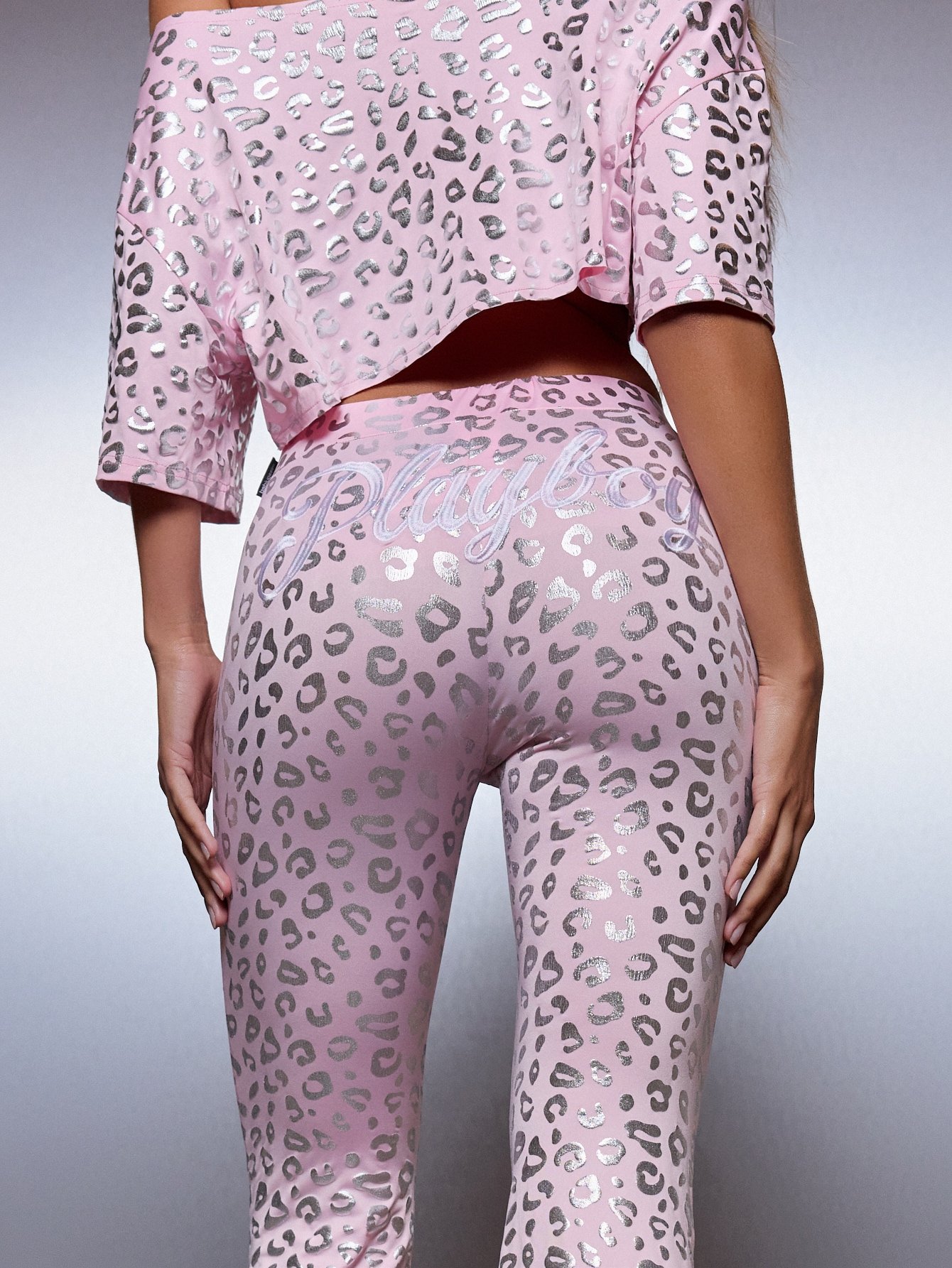 Pantalon évasé léopard rose
