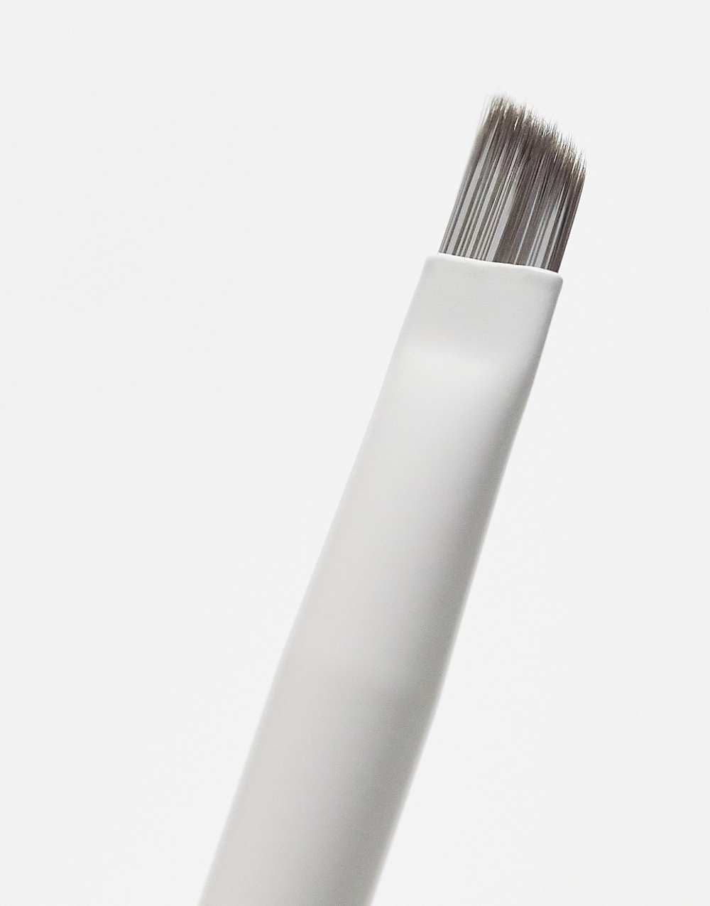 Angled brow brush with spoolie - M401