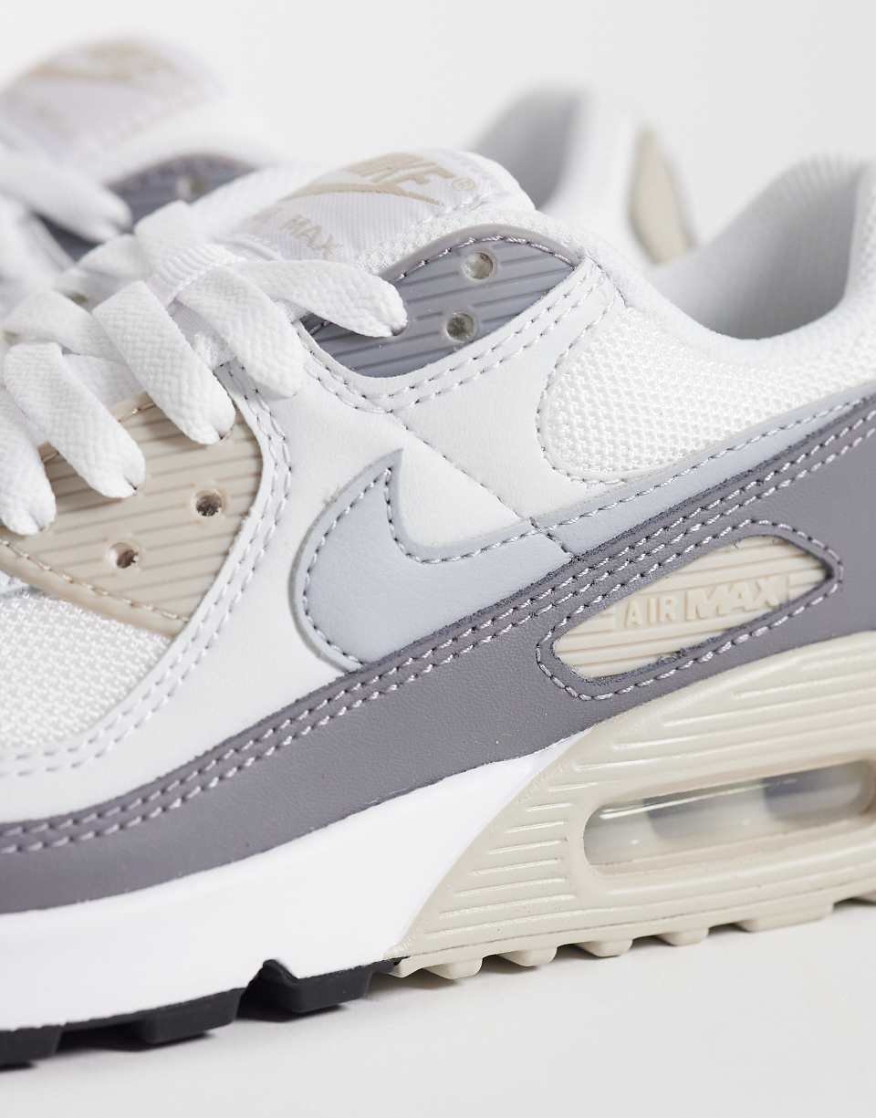 حذاء رياضي Air Max 90 باللون الرمادي