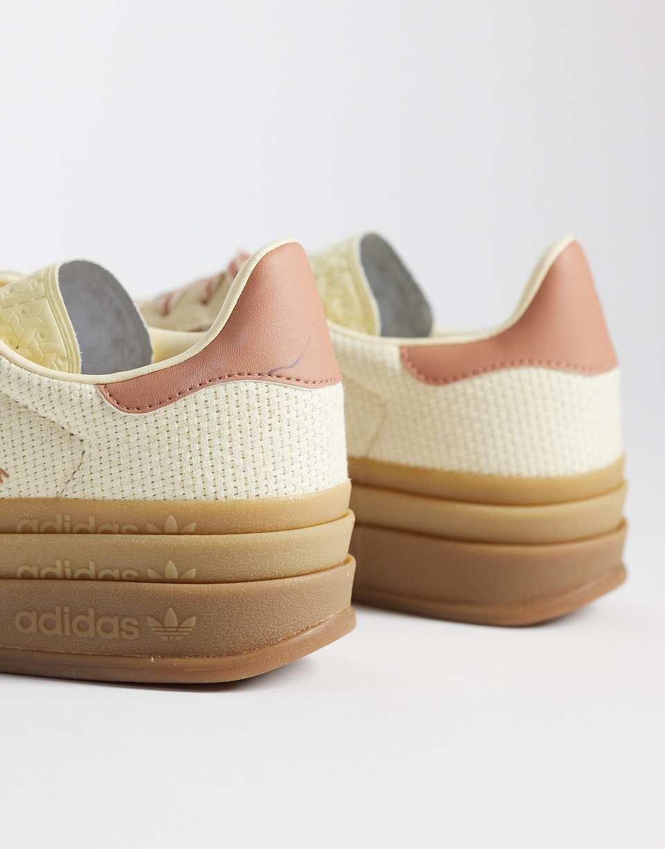 Baskets Gazelle Bold crème et rose