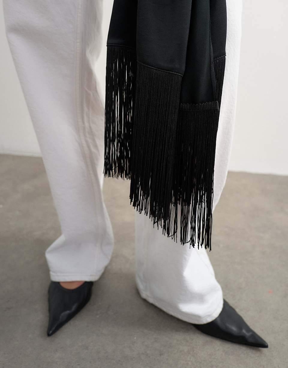Foulard en satin à franges noir