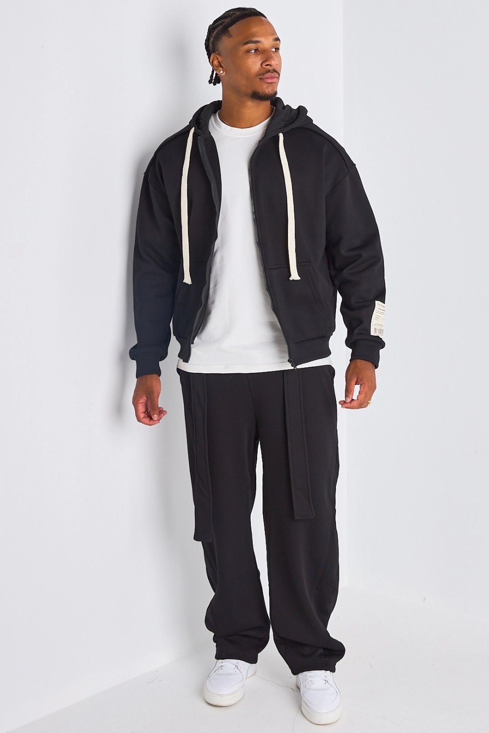 Survêtement mtbou3 f dher w jogging b ceinture k7el