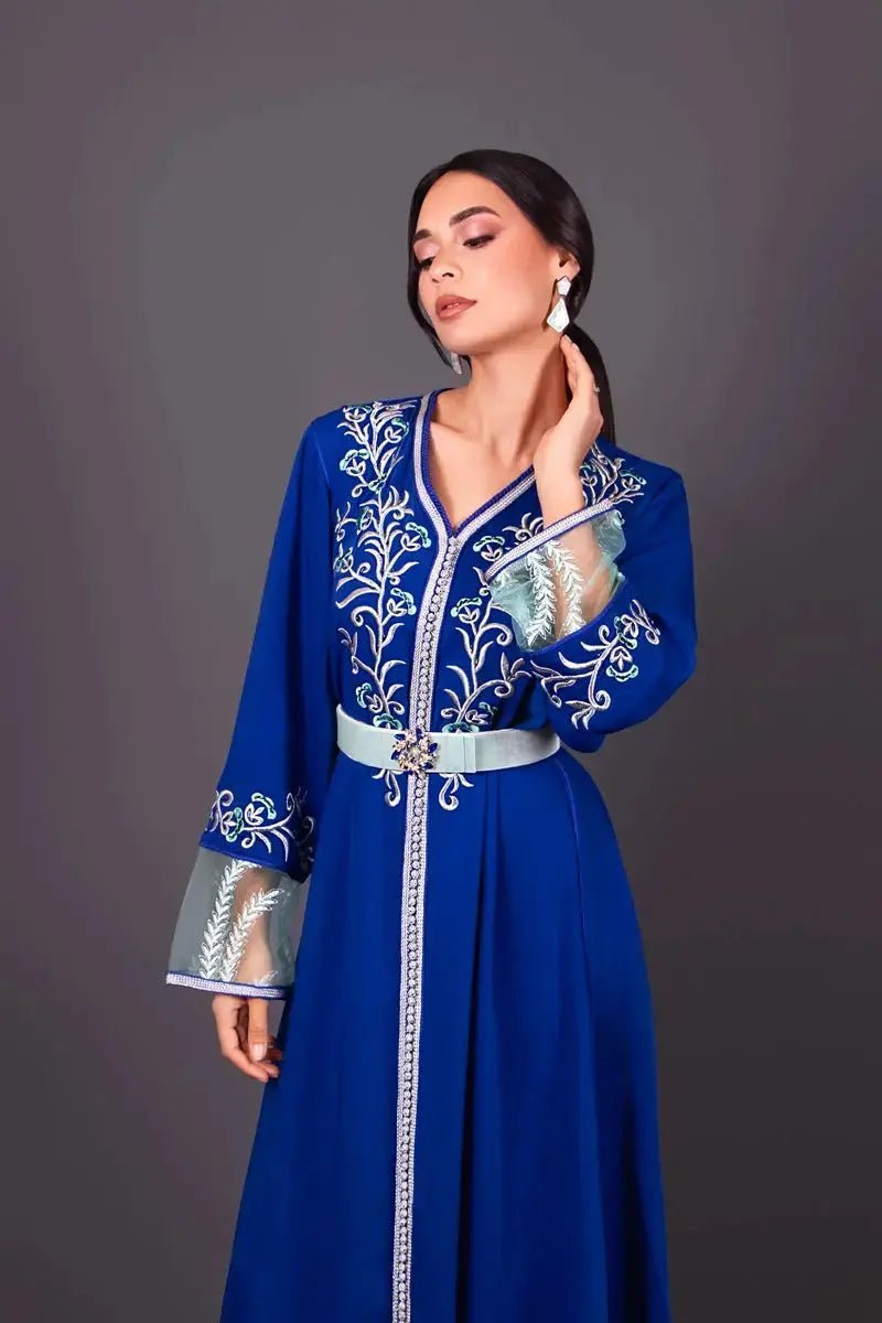 قفطان أزرق ملكي بتطريز فضي