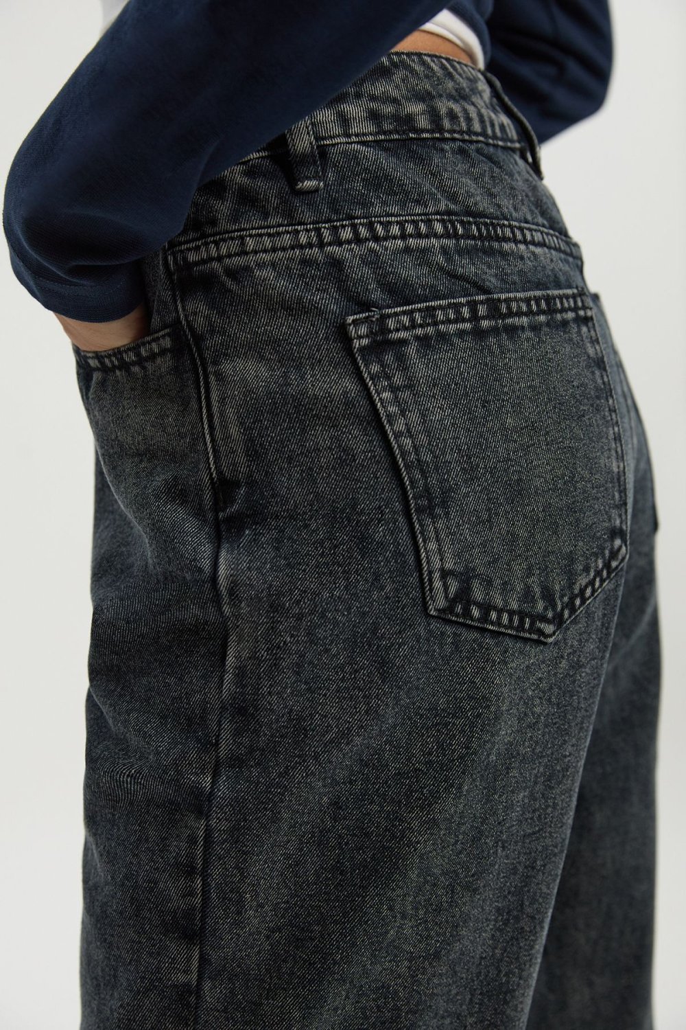 Jean droit taille haute à ourlet fendu