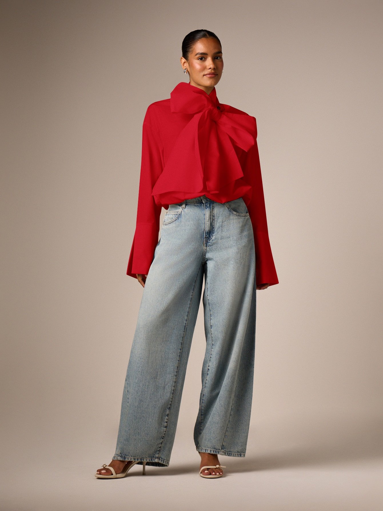 Blouse À Col Nœud Surdimensionné Avec Manches Évasées En Cloche