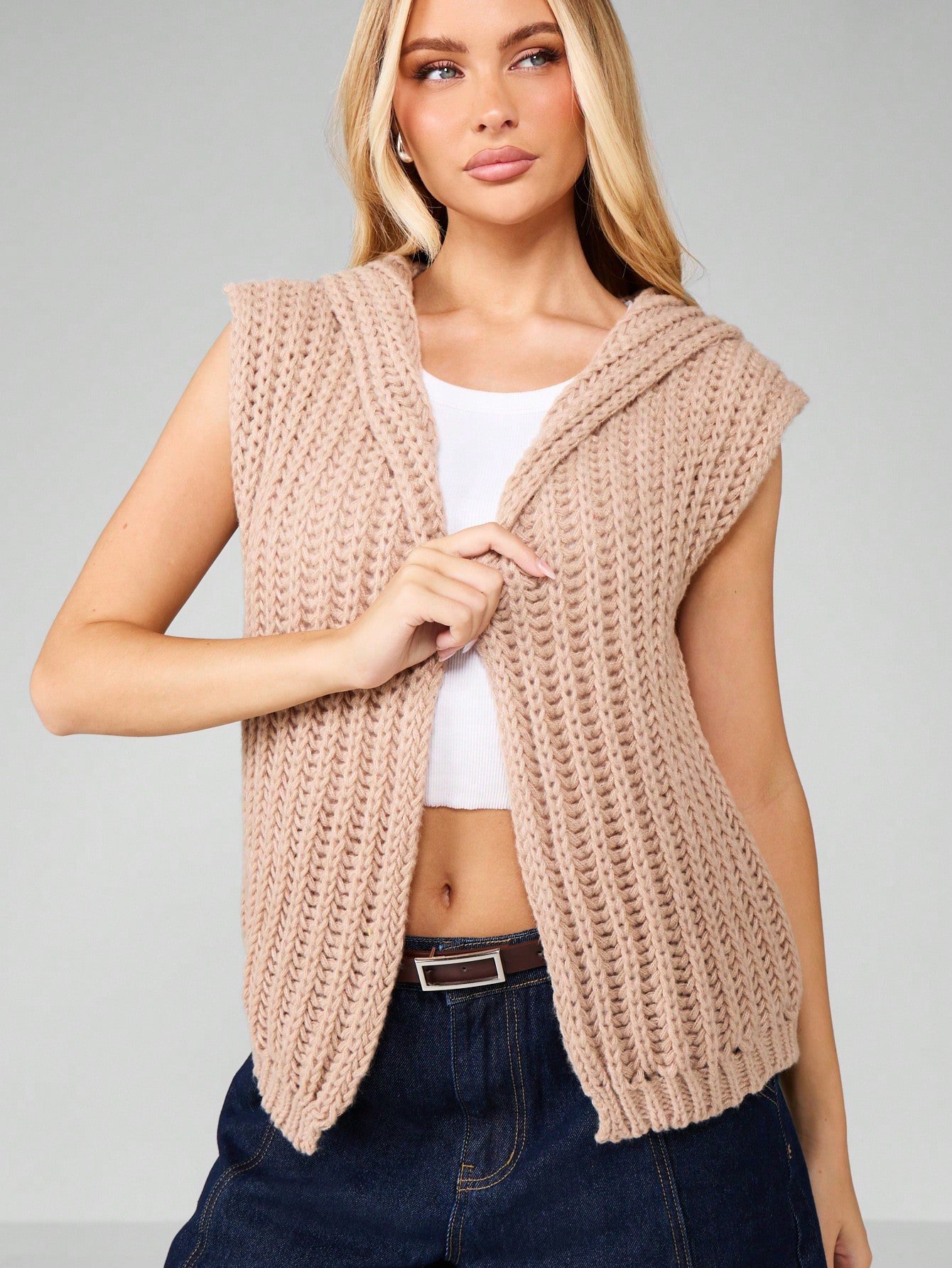 Cardigan ouvert sans manches en tricot à capuche