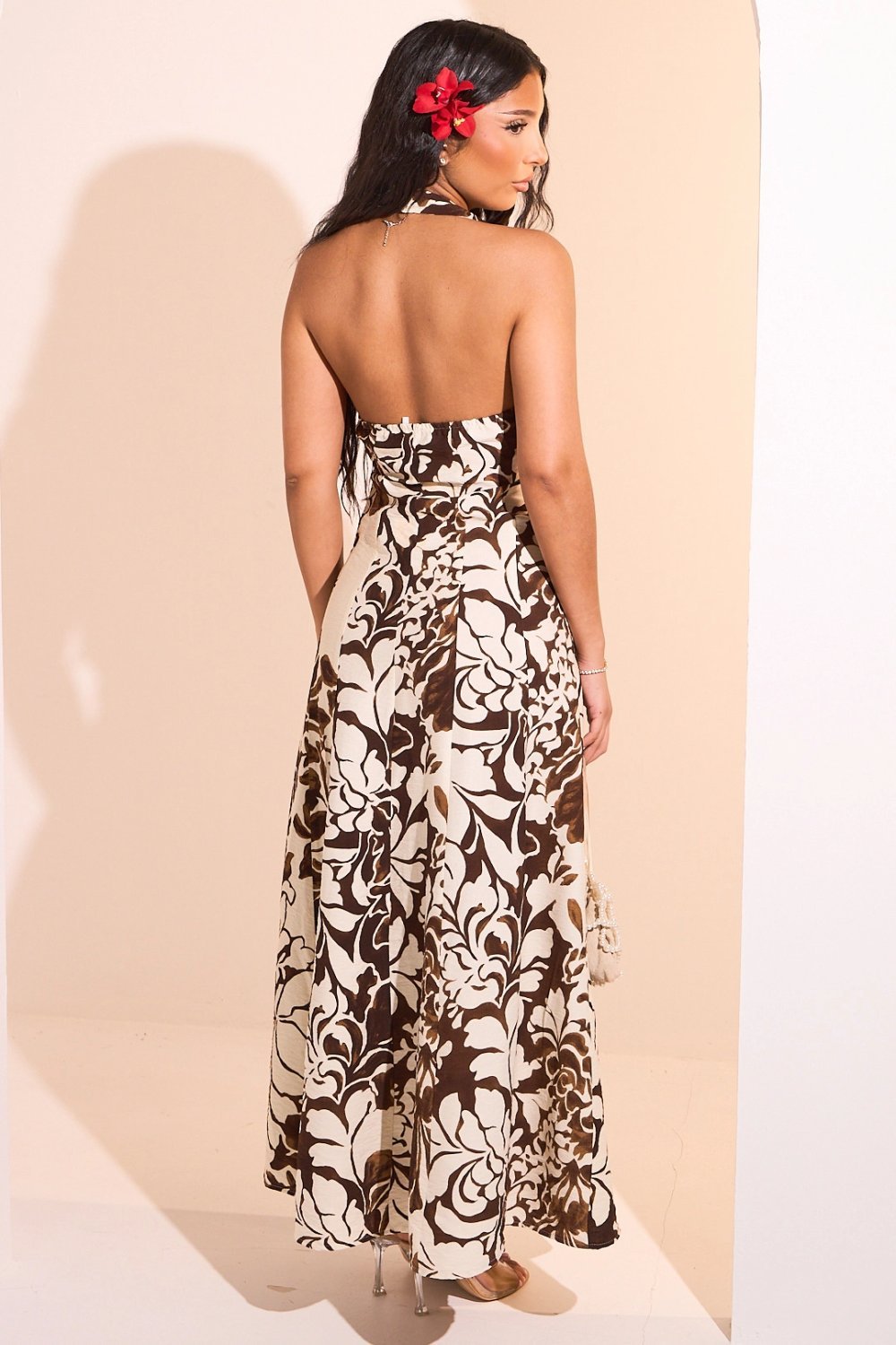 Robe longue dos nu à fleurs marron