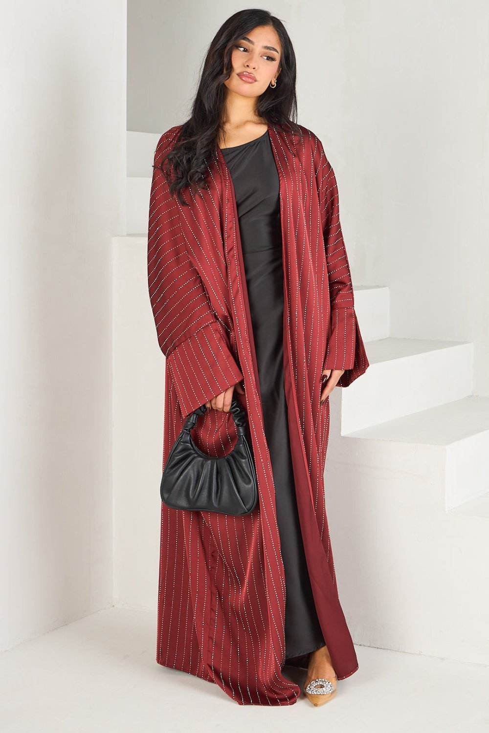Kimono satiné à strass rouge