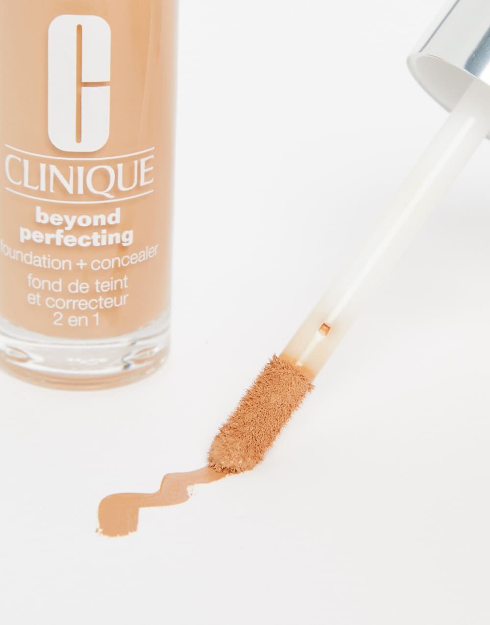 2-in-1 foundation and concealer Beyond Perfecting