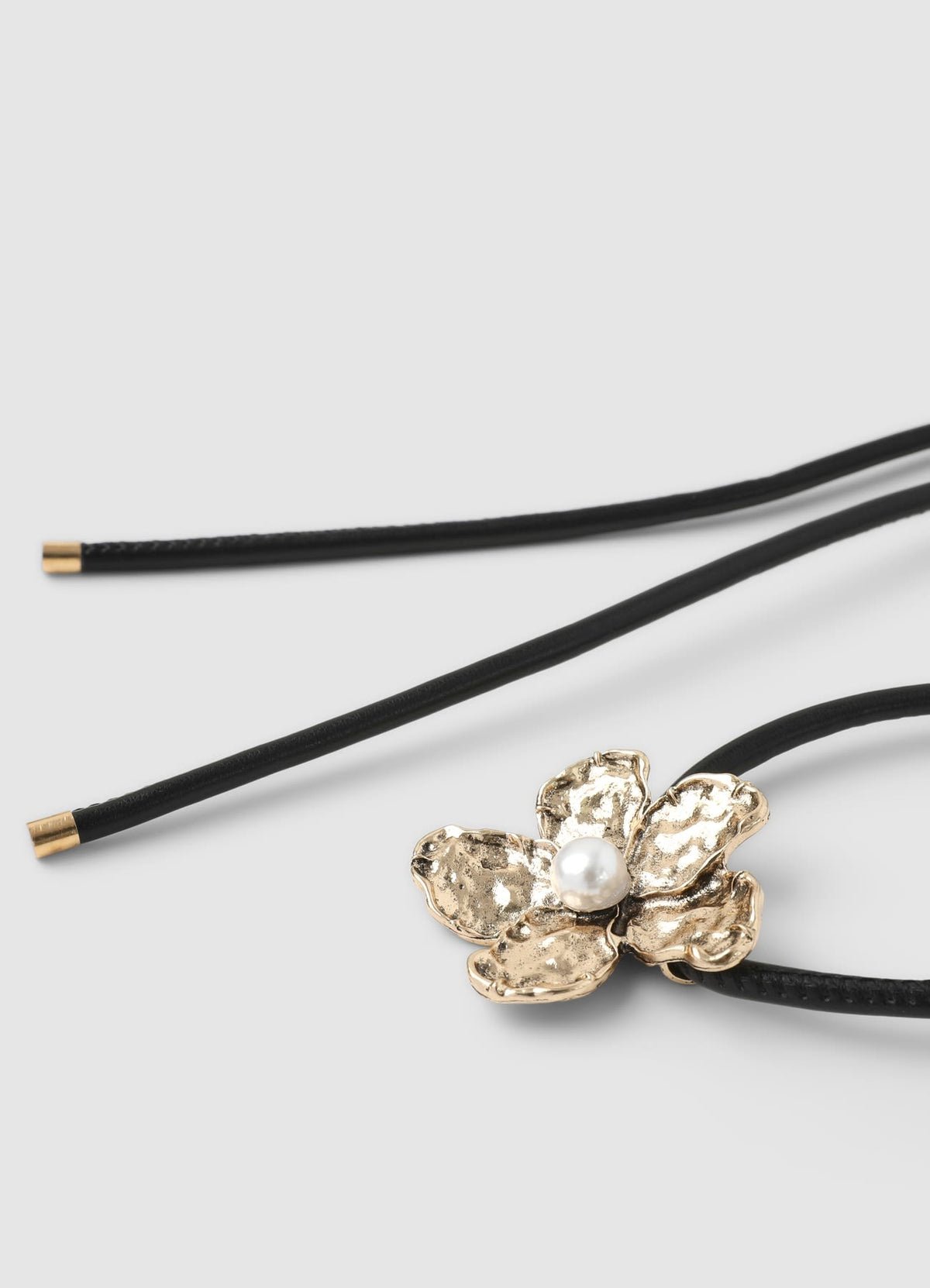 Collier choker à fleur métallique