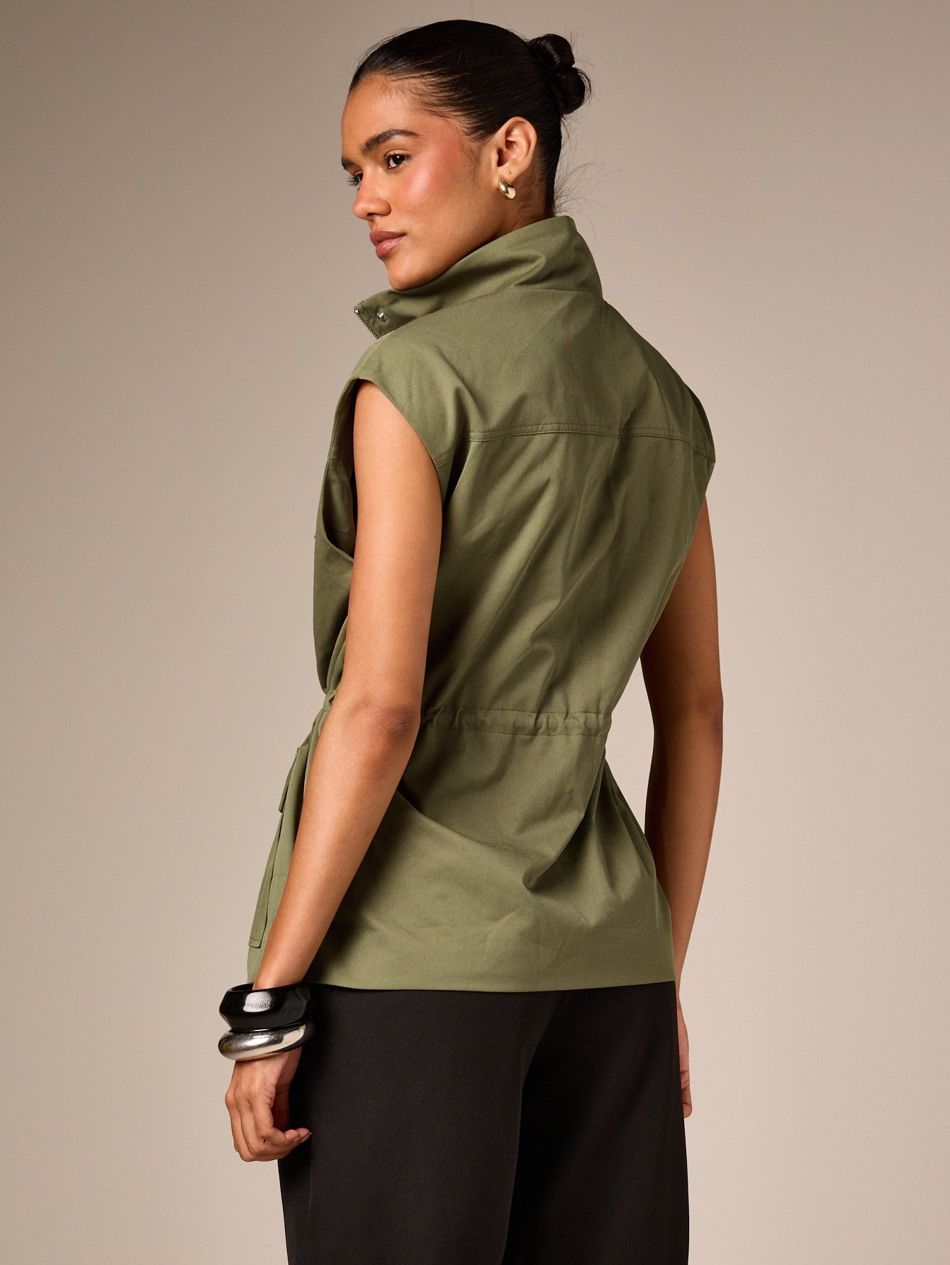 Gilet utilitaire oversize à col montant zippé