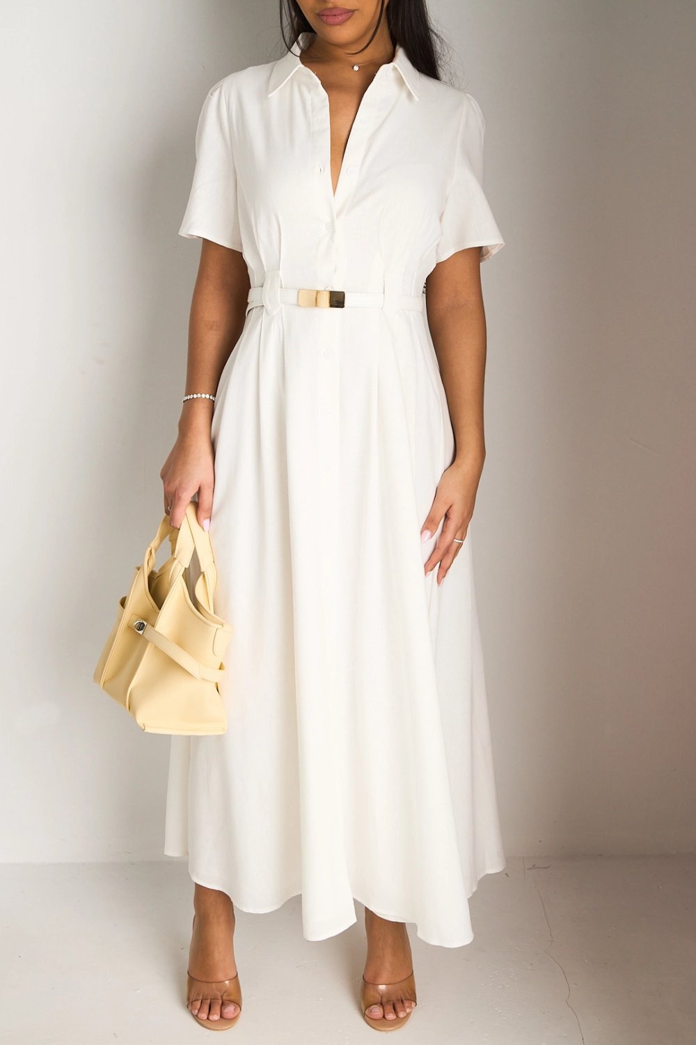 Robe chemise longue plissée ceinturée blanche