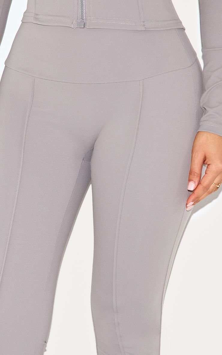 Pantalon Évasé Petite Avec Détails De Coutures Sculptantes