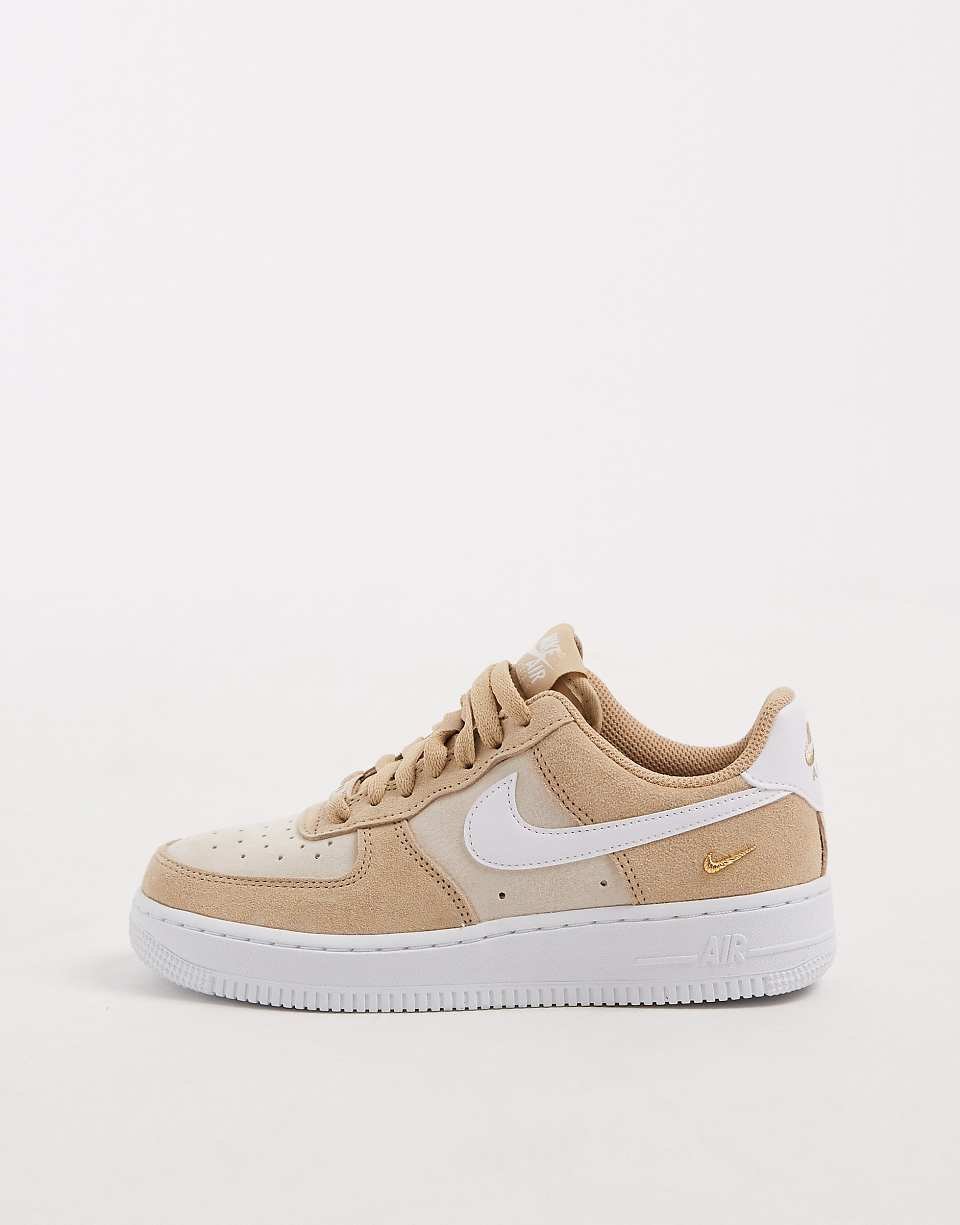 Air Force 1 '07 SE trainers in beige and white