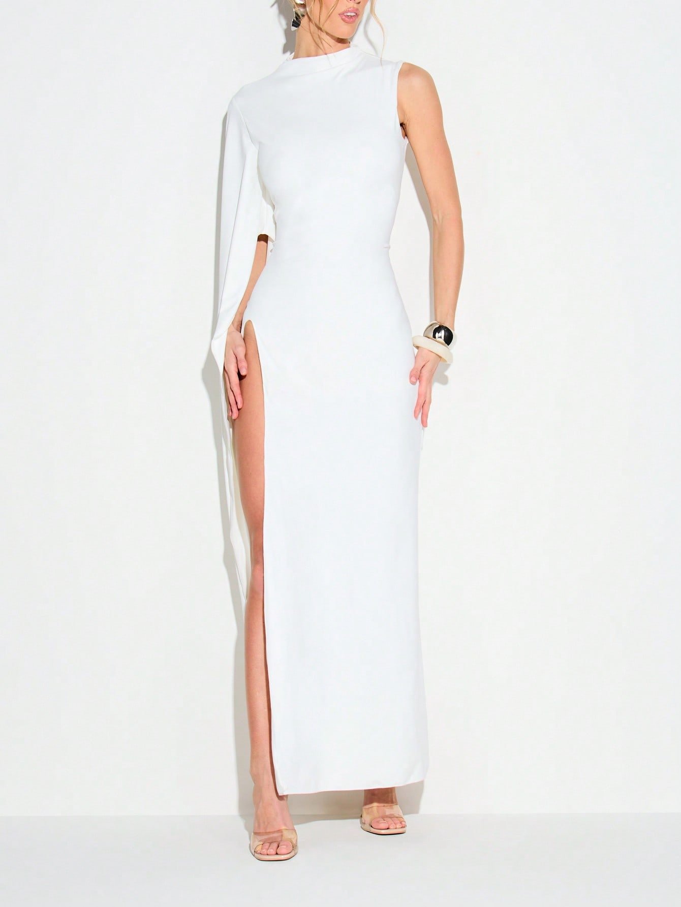 Robe De Soirée Longue Asymétrique Blanche À Col Montant