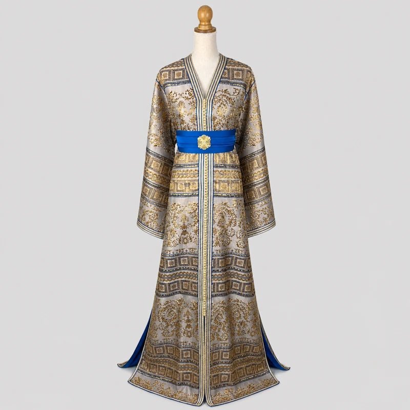 Caftan en brocart beige argenté et doré