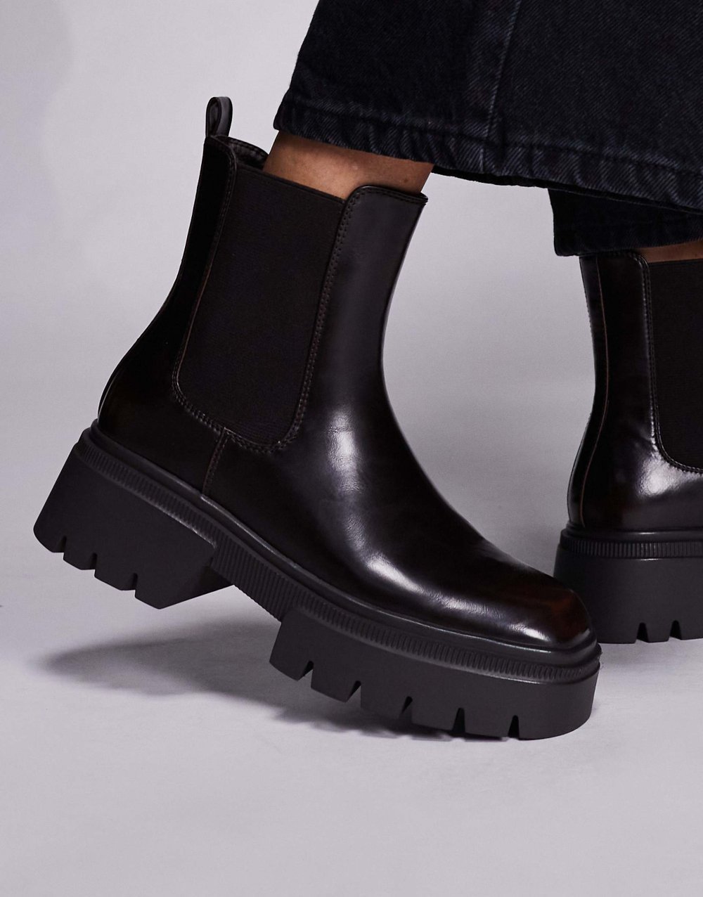 Chunky Chelsea boots in dark brown