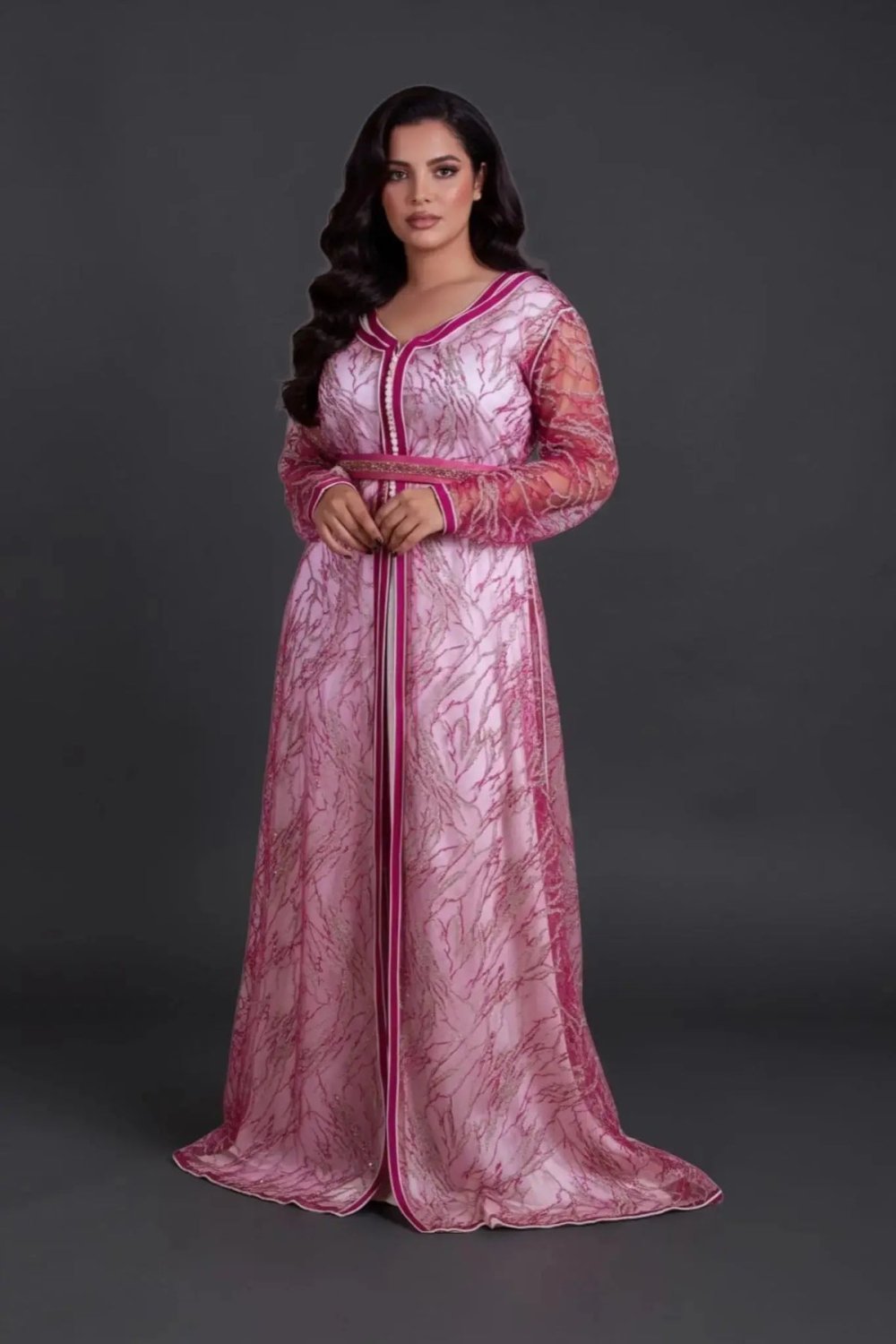 Fuchsia lace and white satin takchita