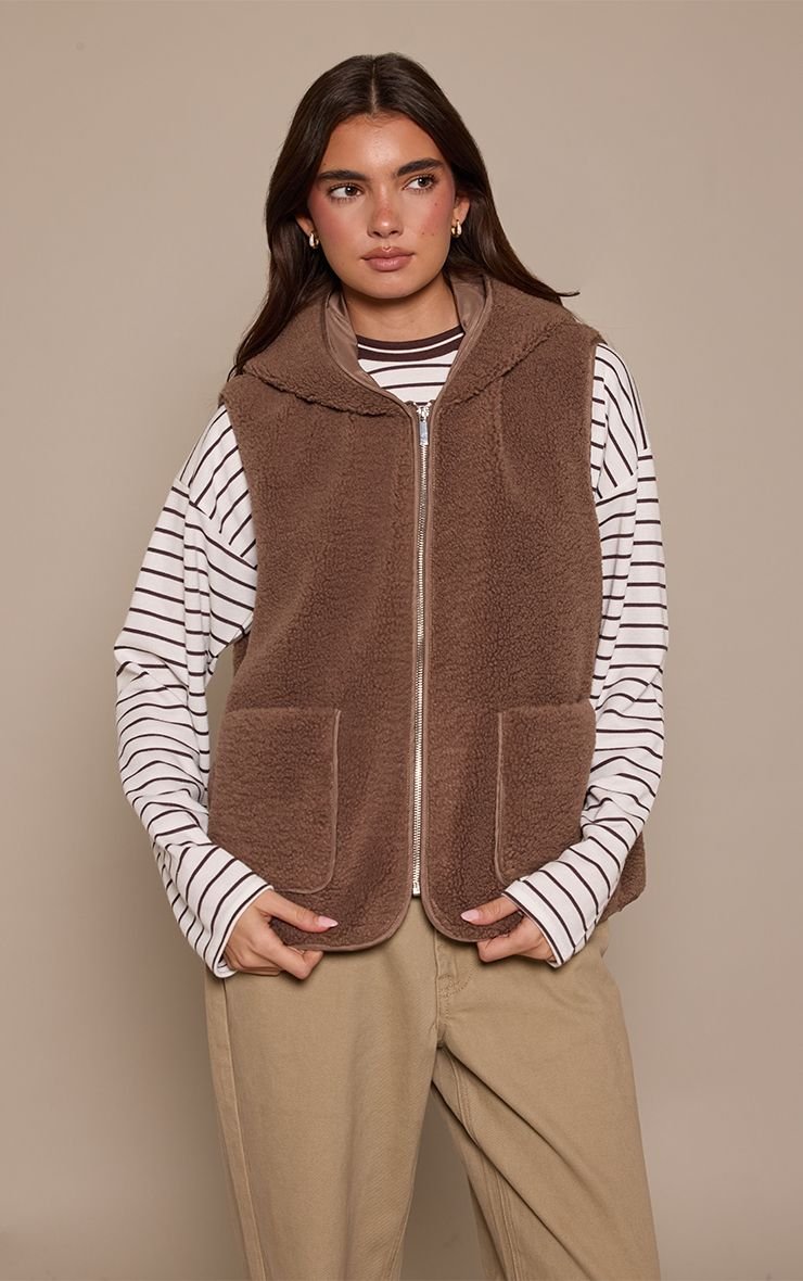 Gilet sans manches zippé en borg