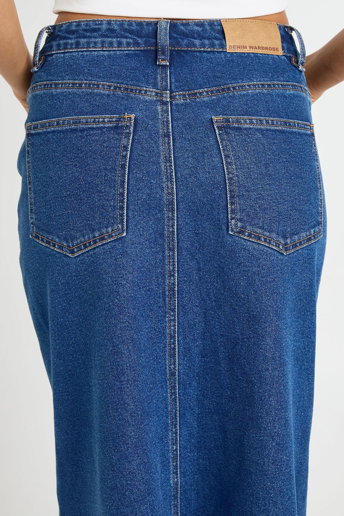 Jupe longue en denim à détails de coutures