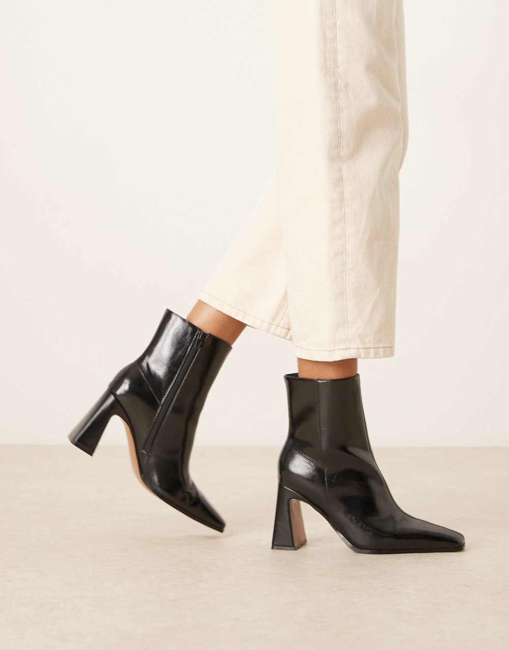 High heeled boots in black