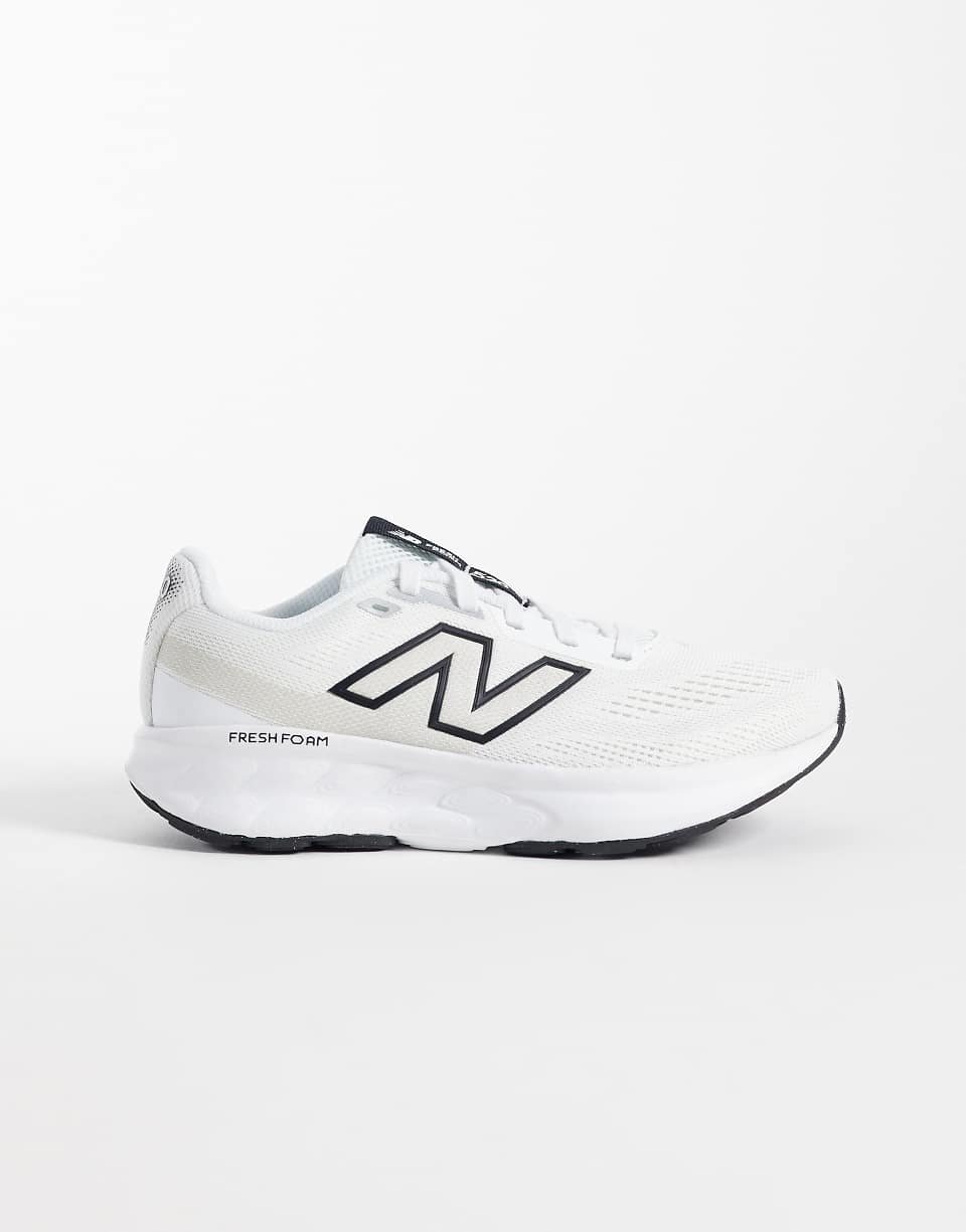 520 baskets de running femme en blanc et noir