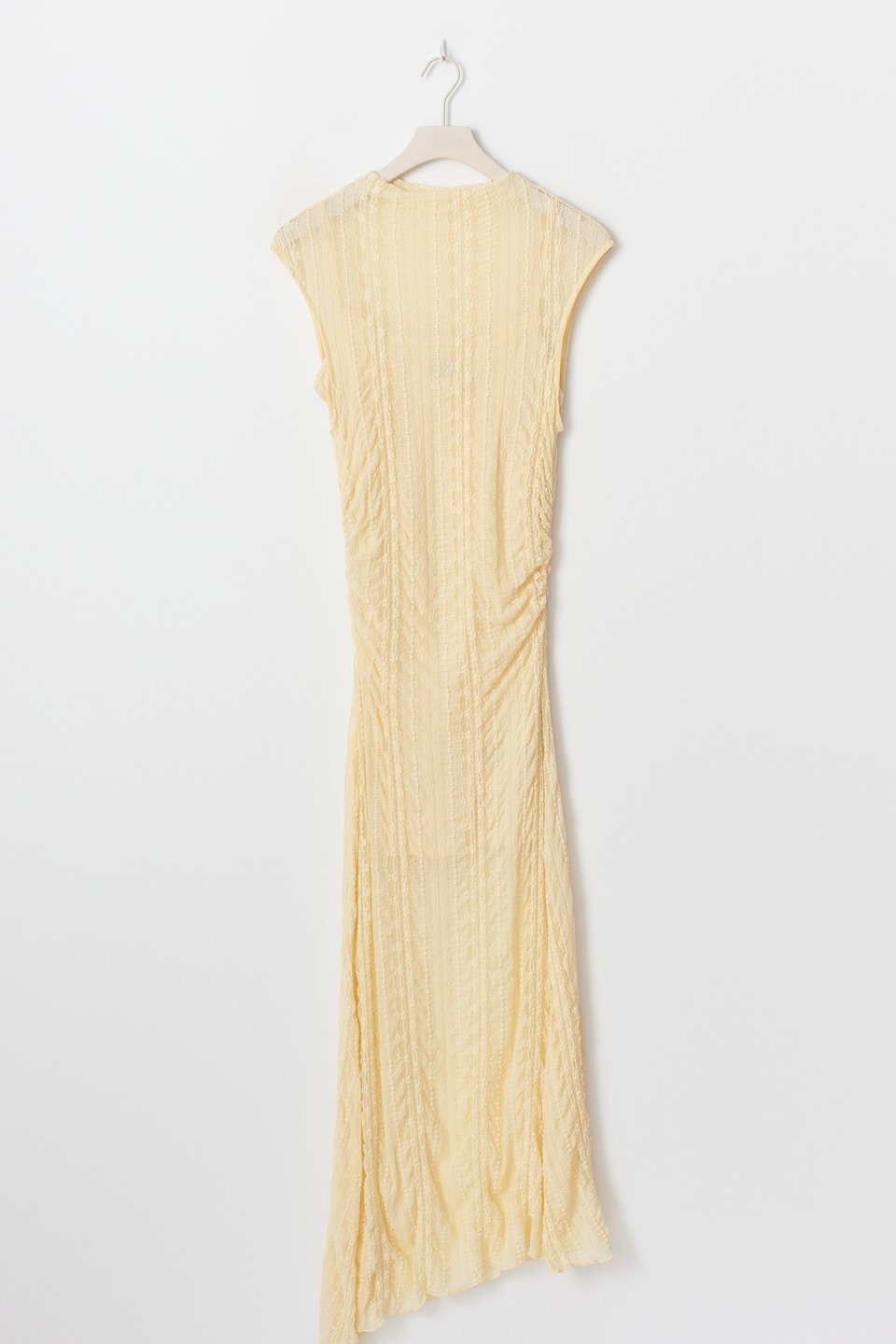 Robe longue en dentelle asymétrique