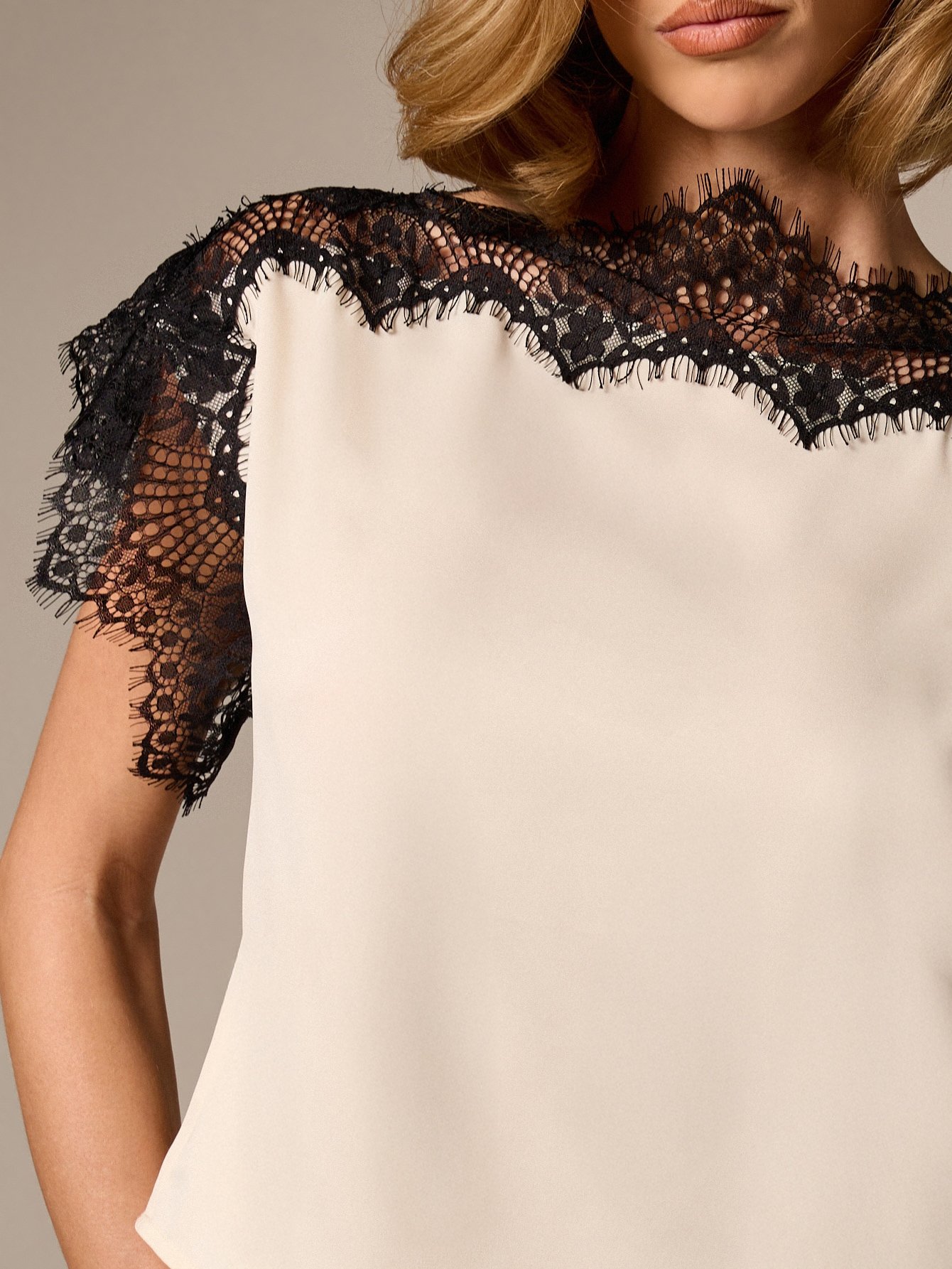 Top sans manches avec bordure en dentelle pour femmes