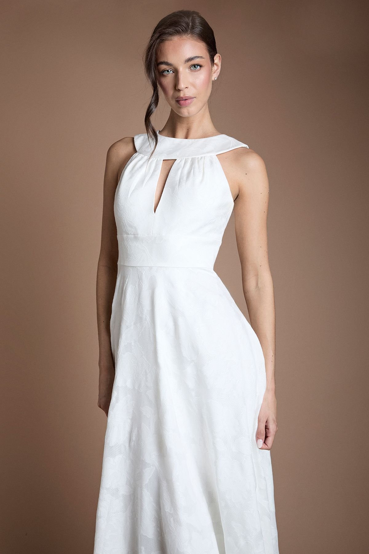 Robe dial l3ers wass3a b dentelle dial lwrod