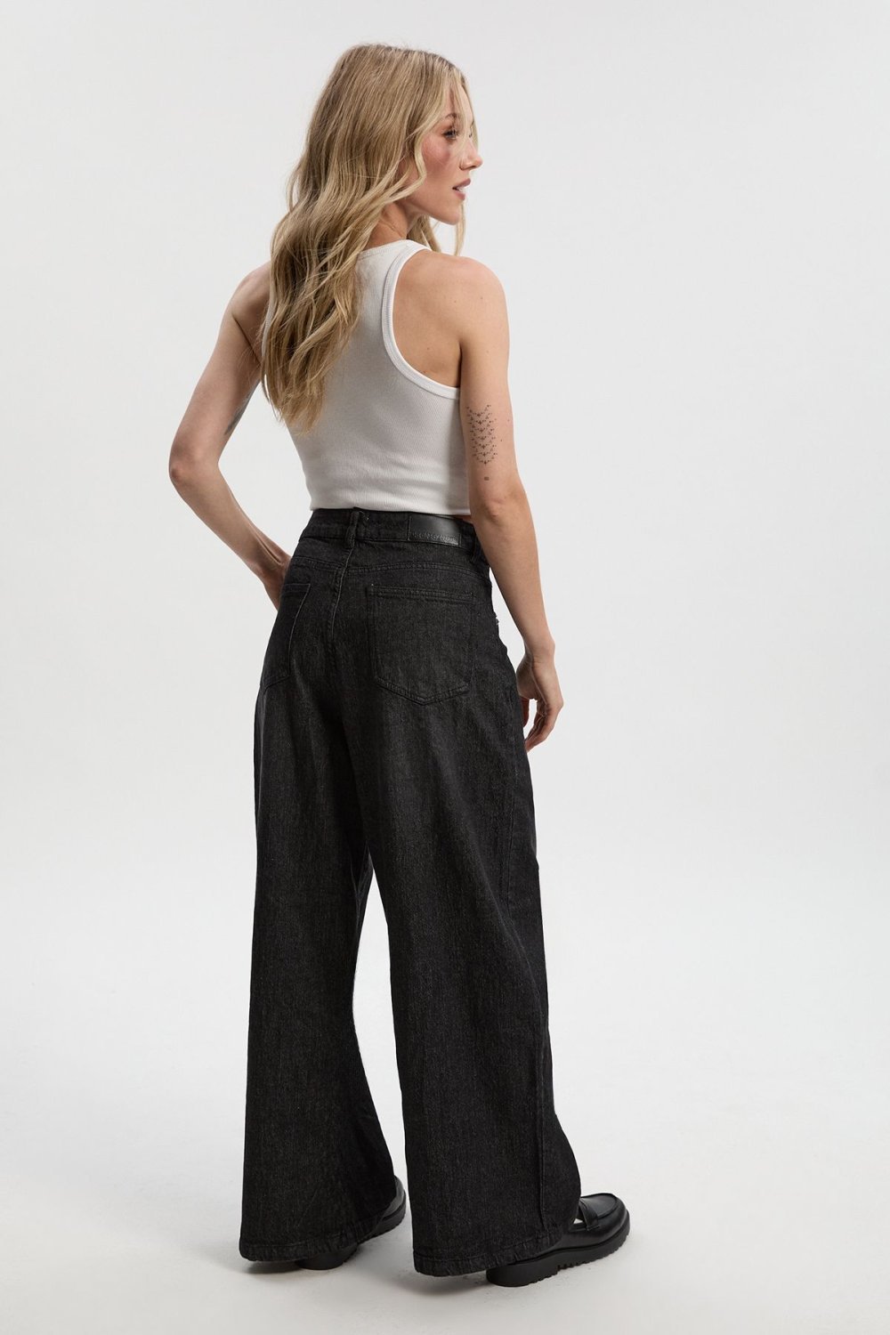 Washed black flared jeans - Petite